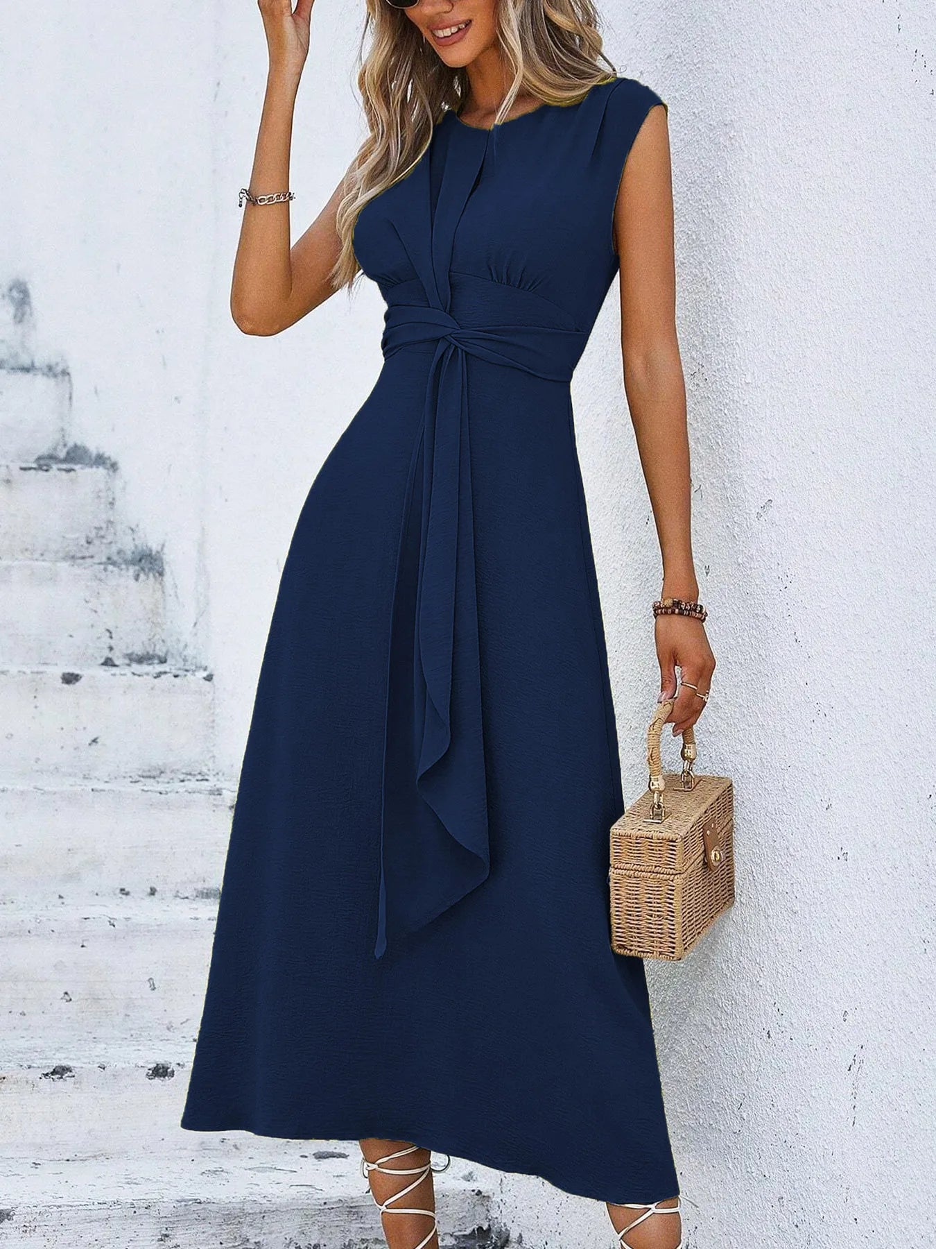 Damen A-Linien Kleid mit Gürtel und ärmellos Jully