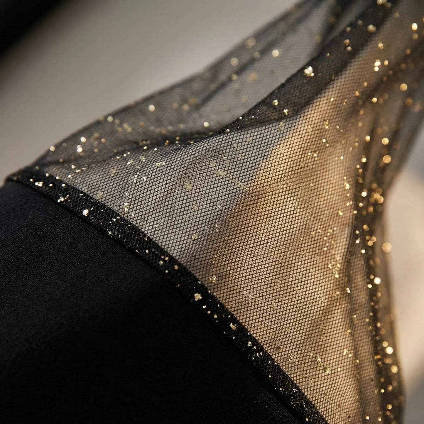 Damen Abendkleid mit Glitzer-Mesh-Ärmeln in Schwarz Jully