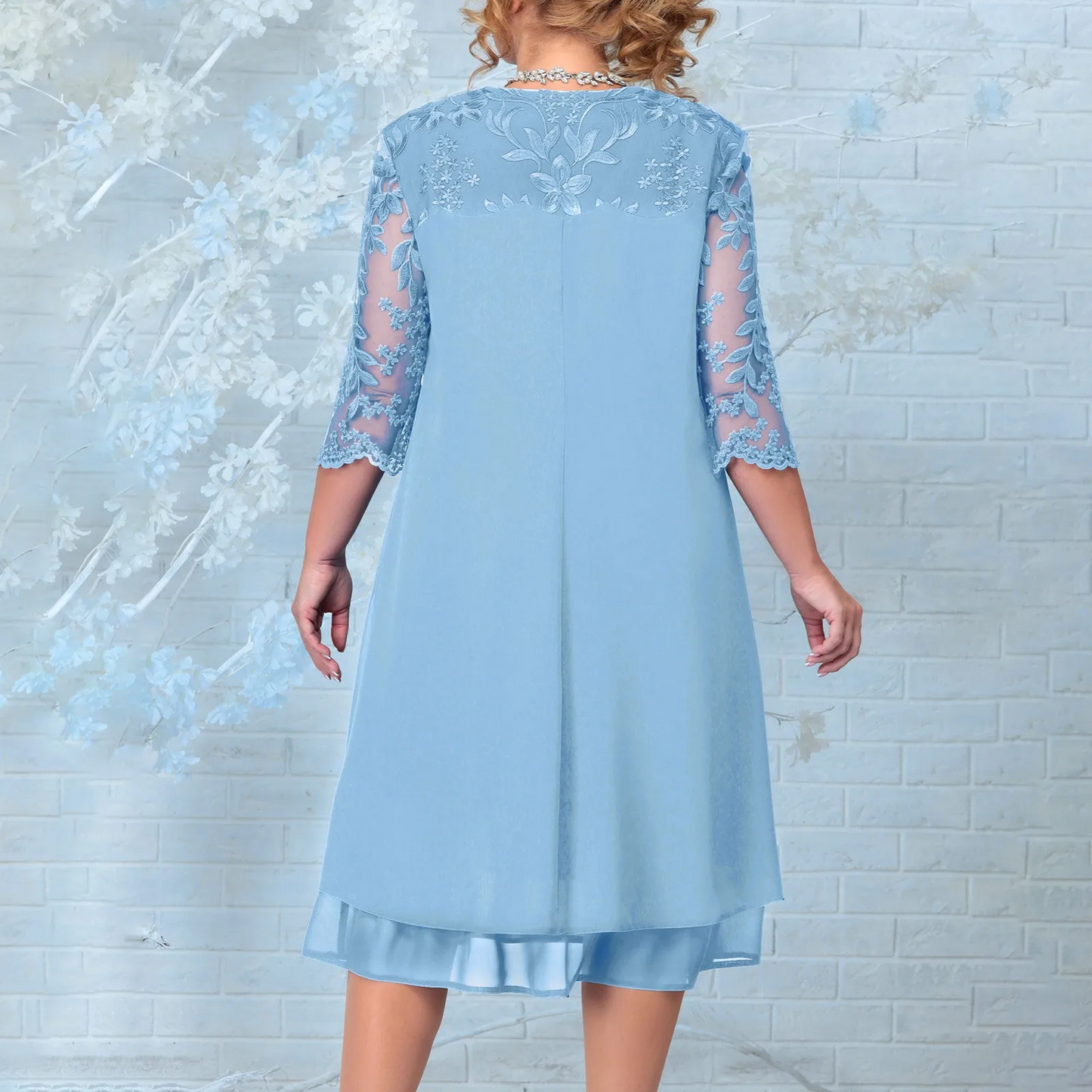 Damen Kleid mit Blumenstickerei in Übergröße Jully
