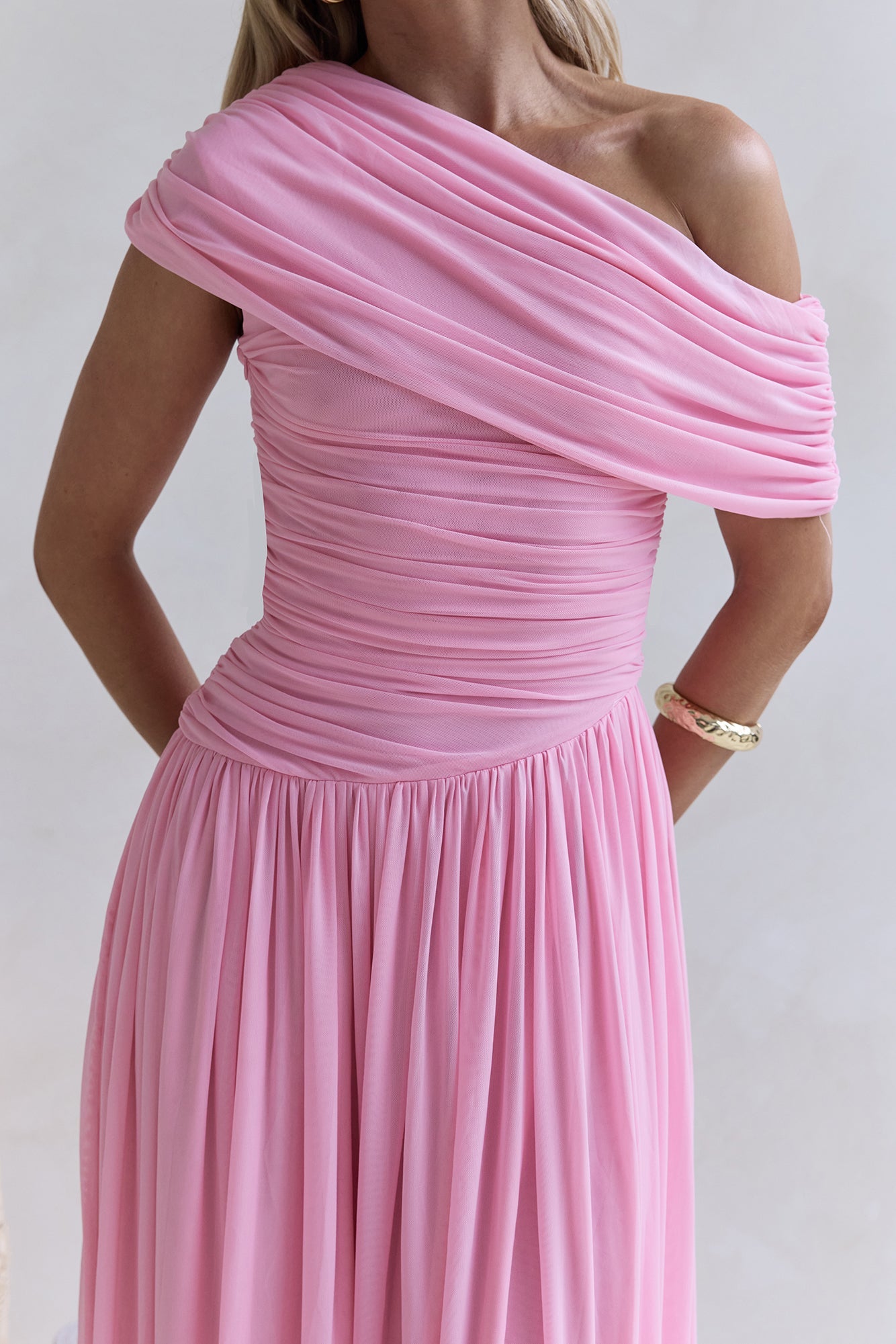 Damen Maxikleid mit One-Shoulder-Design in Rosa Jully
