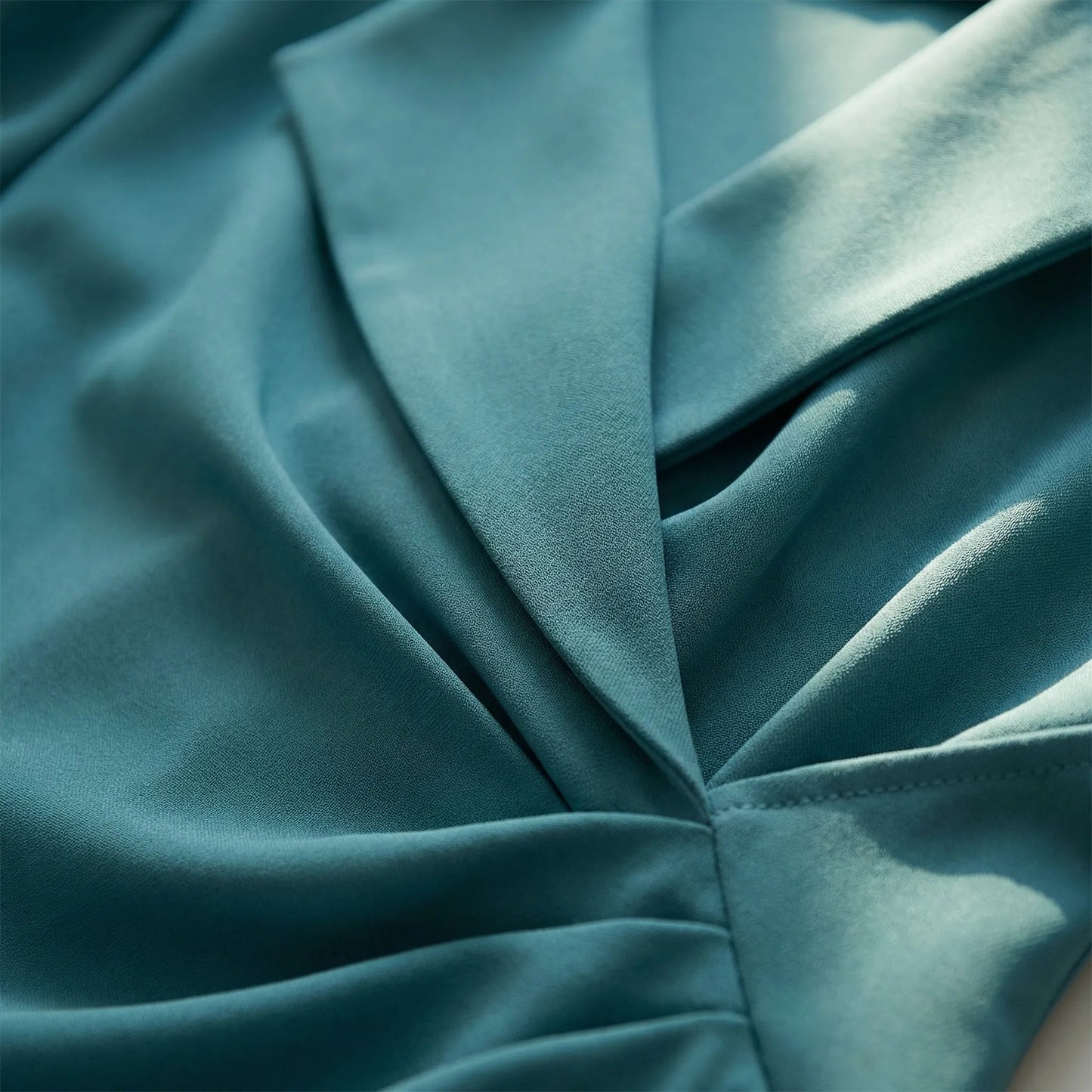 Damen Midikleid mit Wickelausschnitt in Blau Jully