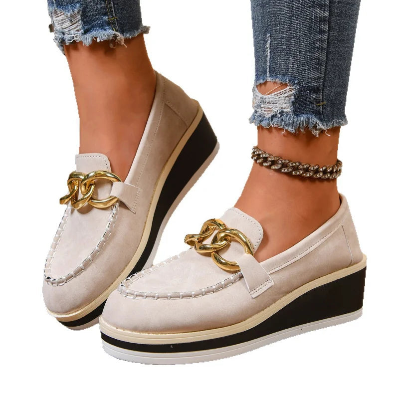 Damen Plateau-Loafer mit Goldkettendetail Jully