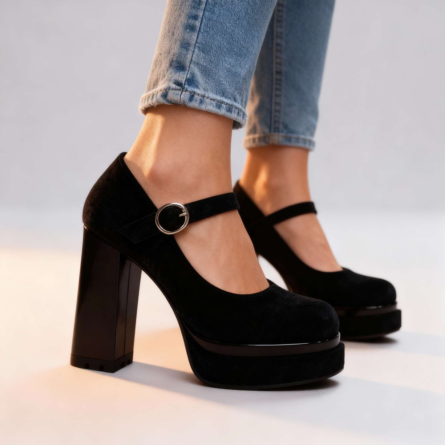 Damen Samtschuhe mit Blockabsatz für ganztägigen Komfort Jully
