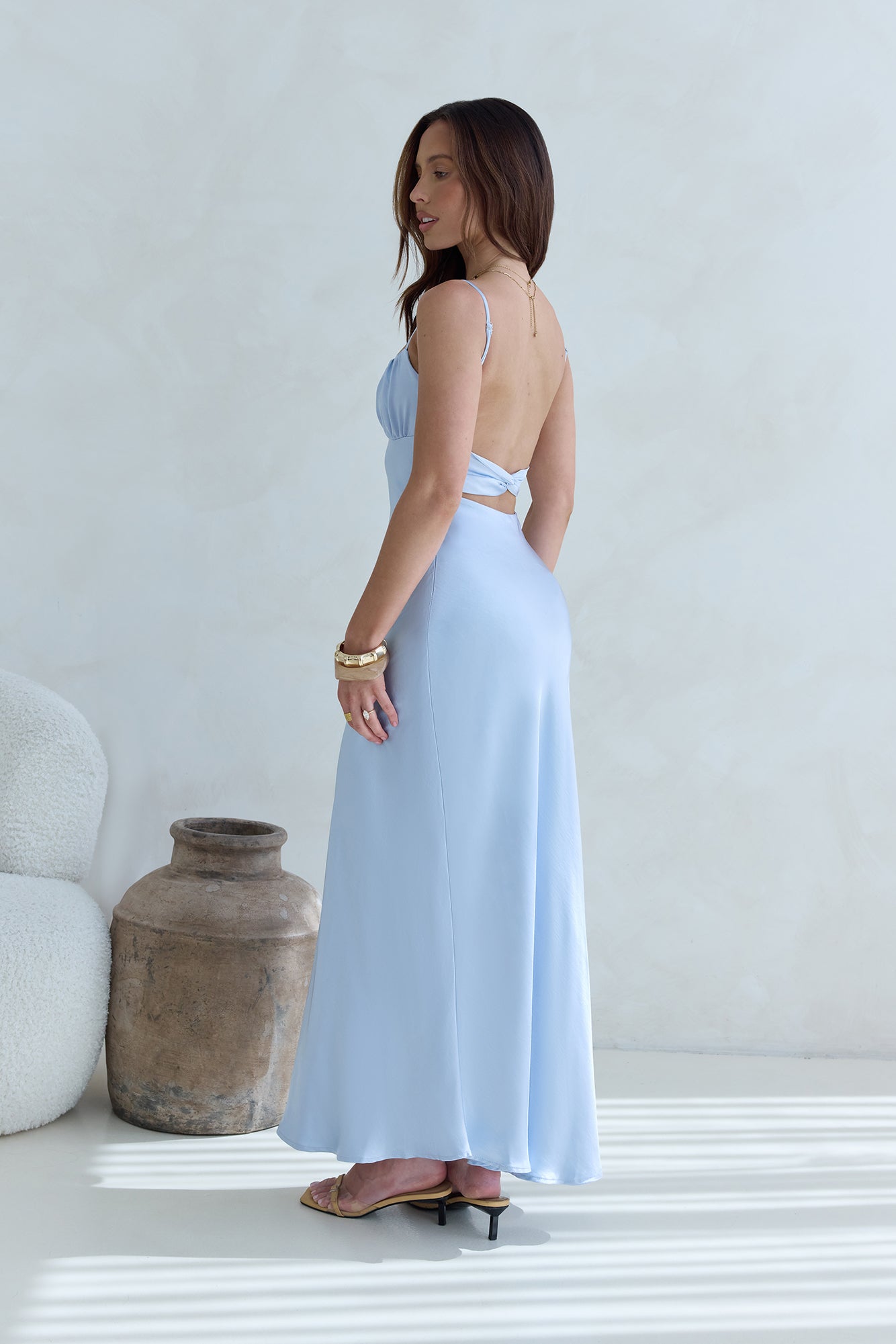 Damen Satin-Maxikleid mit offenem Rücken Jully
