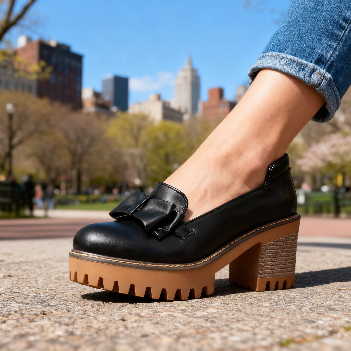 Damen Slipper aus Glattleder mit Plateausohle Jully