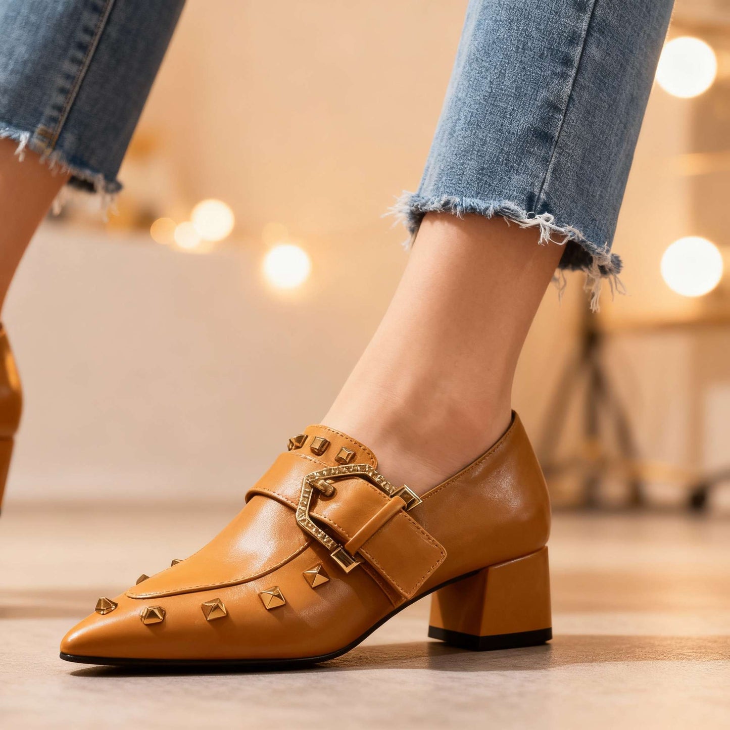 Damen Slipper aus veganem Leder mit Nieten Jully