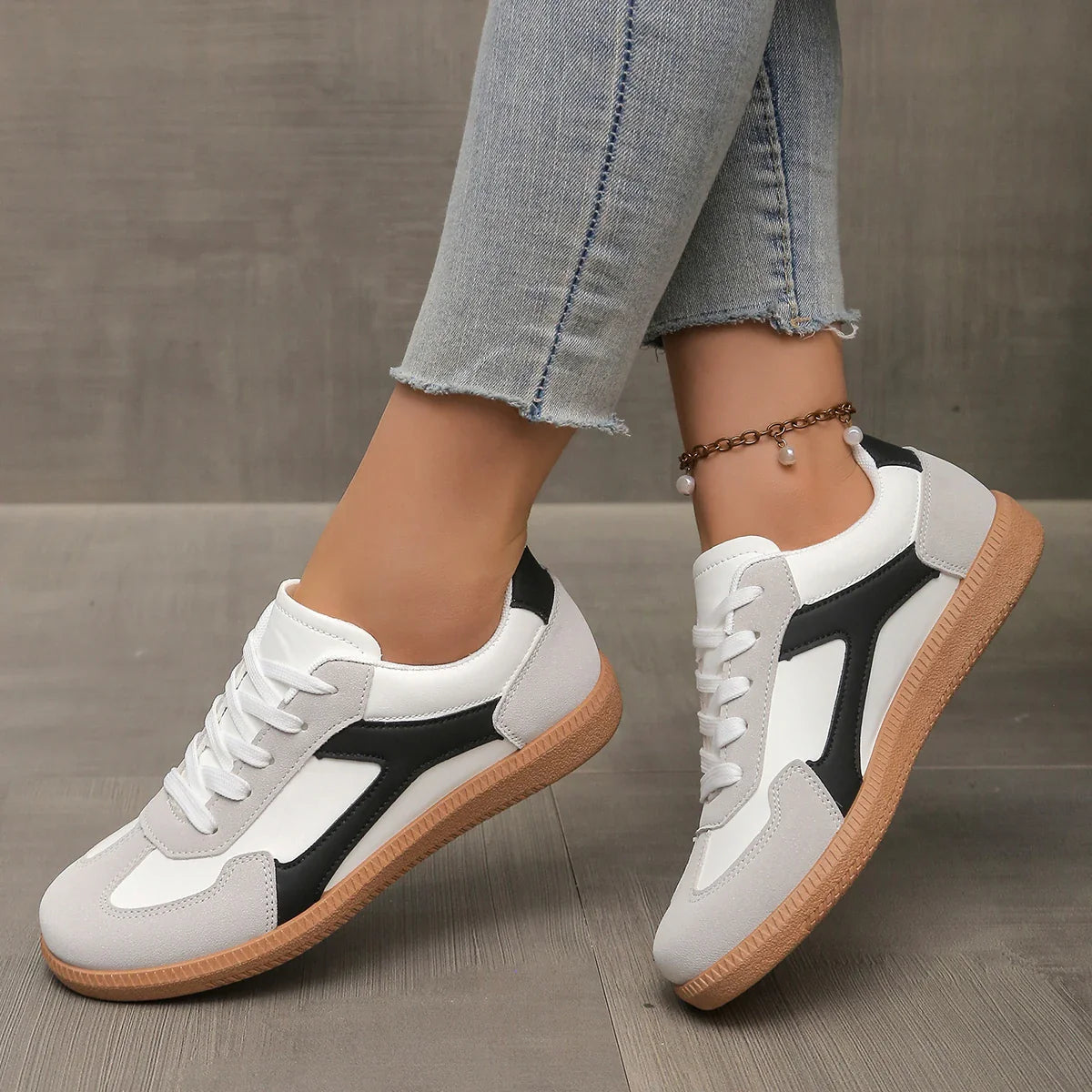 Damen Sneaker aus Leder mit gepolsterter Innensohle Jully