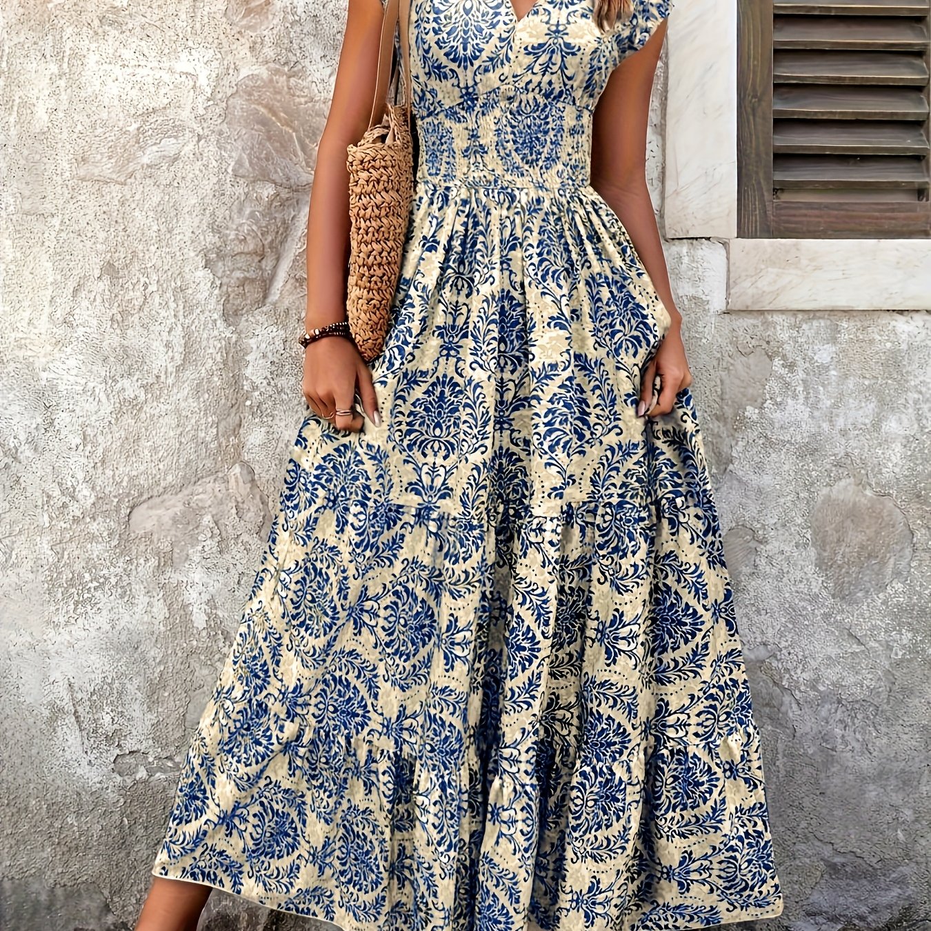 Damen Sommermaxikleid mit V-Ausschnitt und Plisseedetails Jully