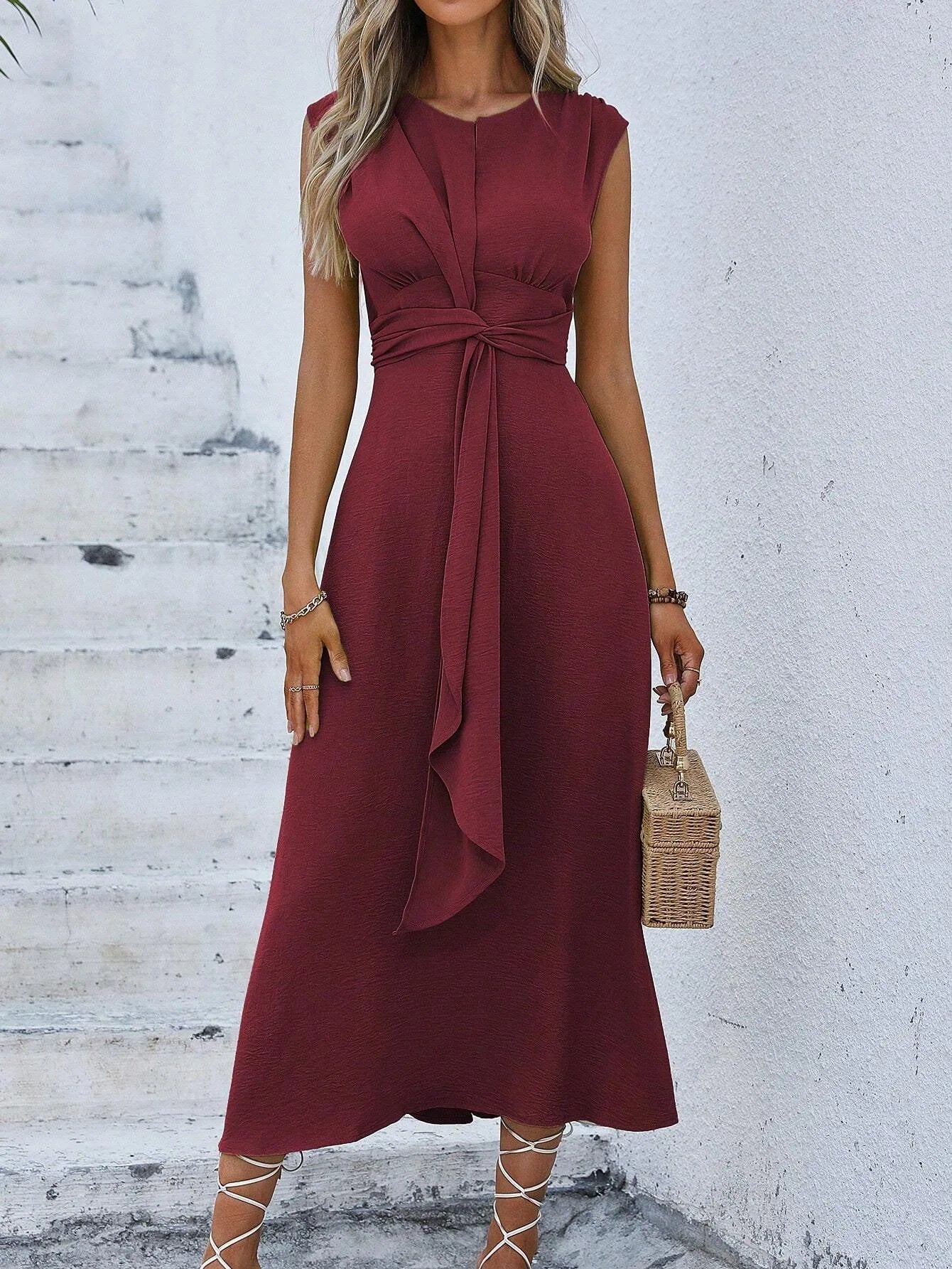 Damen A-Linien Kleid mit Gürtel und ärmellos Jully