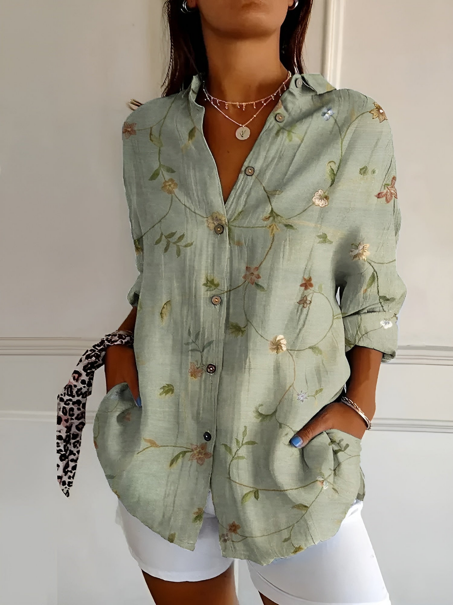 Damen Bluse mit eleganten Knöpfen aus hochwertigem Stoff Jully
