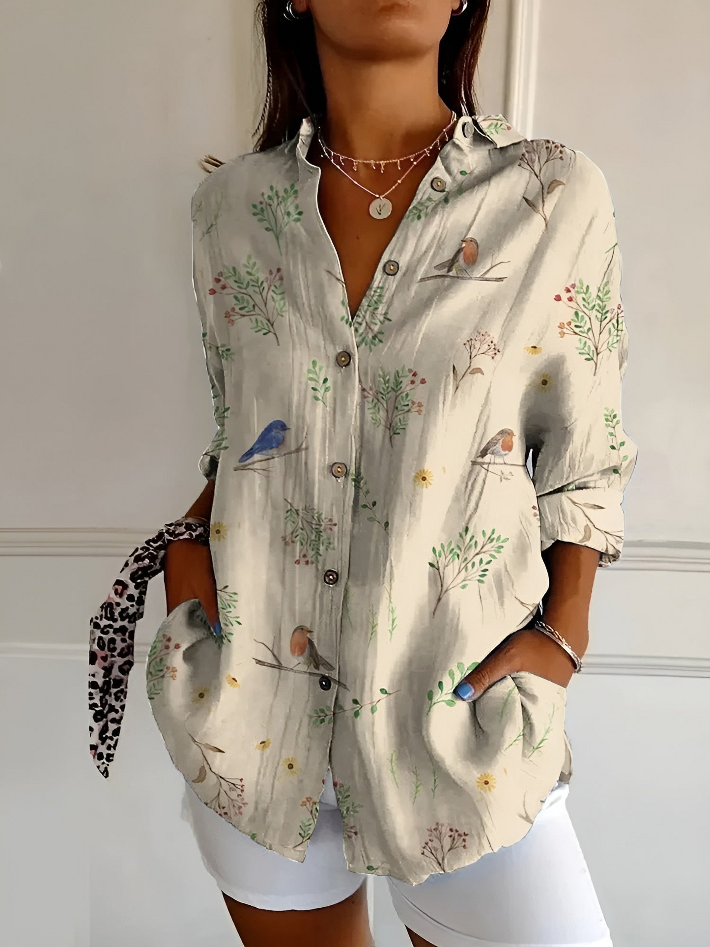 Damen Bluse mit eleganten Knöpfen aus hochwertigem Stoff Jully