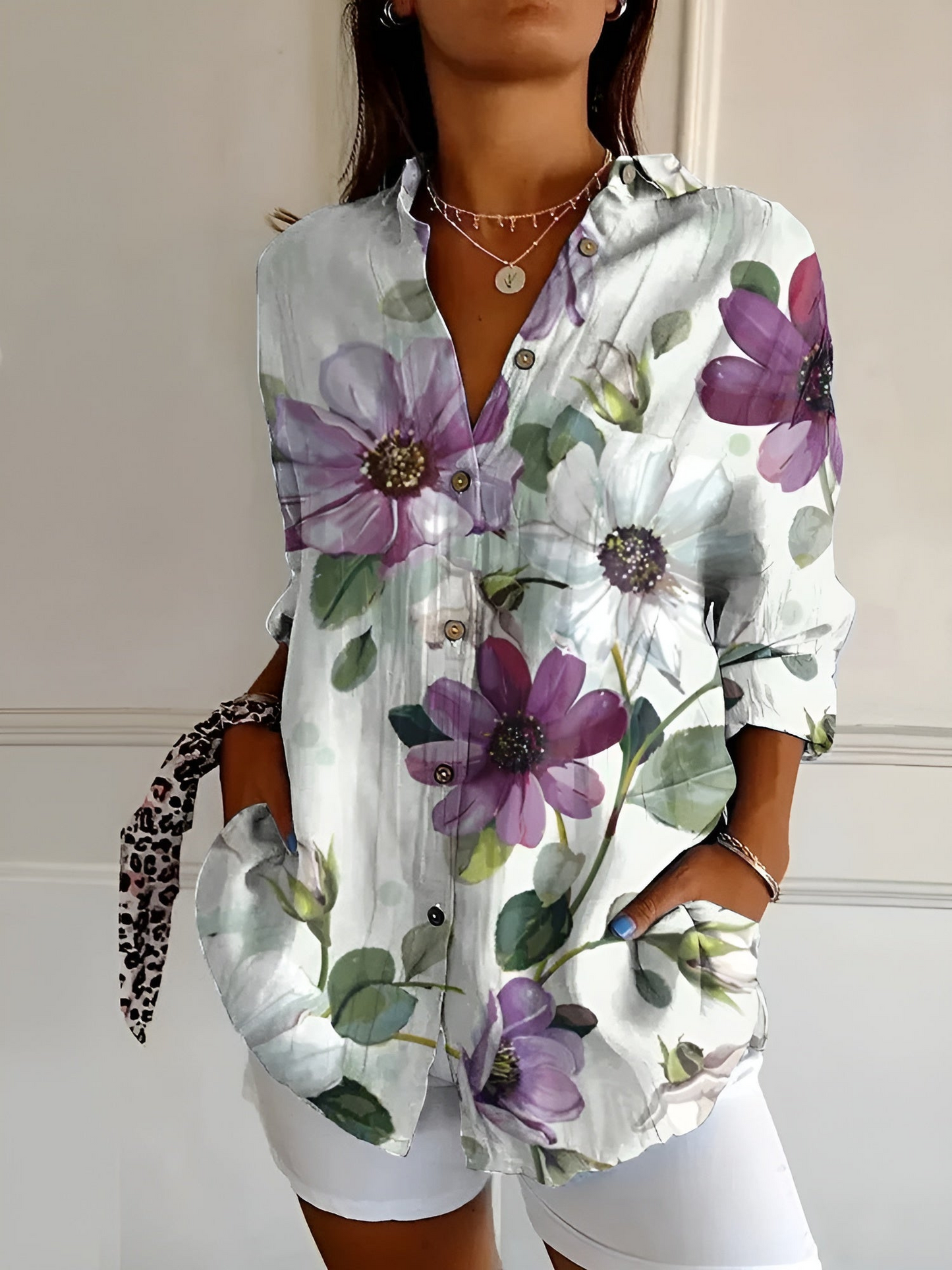 Damen Bluse mit eleganten Knöpfen aus hochwertigem Stoff Jully
