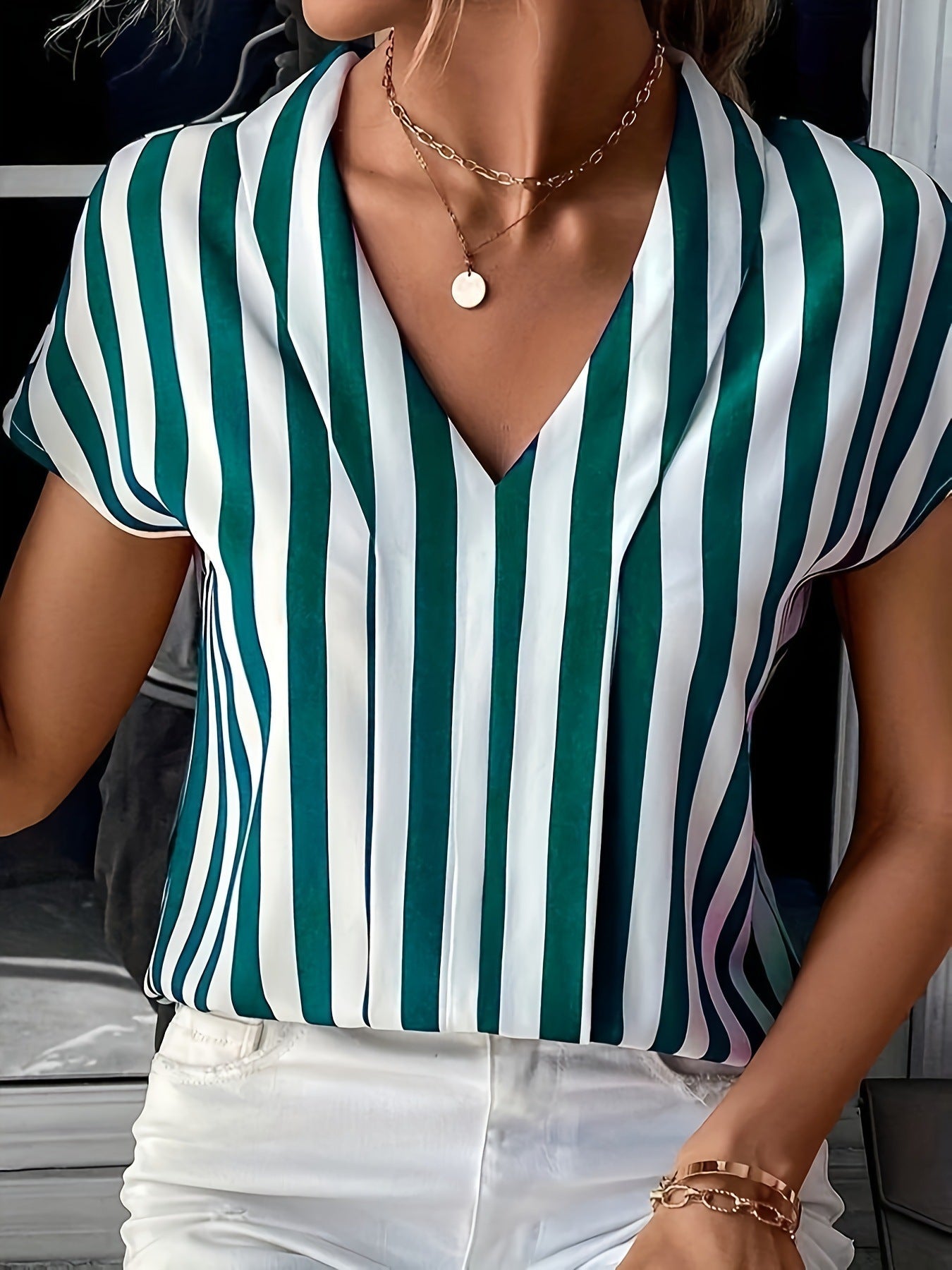 Damen Bluse mit modernem V-Ausschnitt Jully