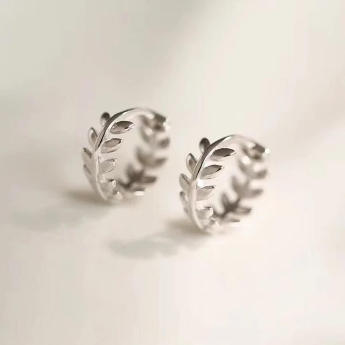 Damen Creolen mit Olivenblättern in Silber Jully