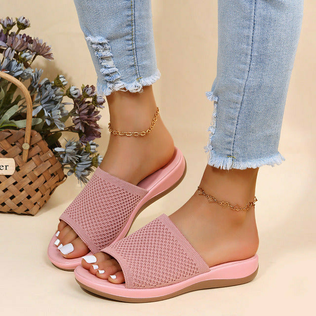 Damen Hausschuhe aus Mesh mit Keilabsatz Jully