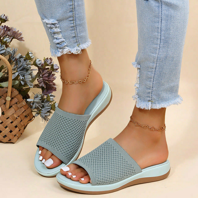 Damen Hausschuhe aus Mesh mit Keilabsatz Jully