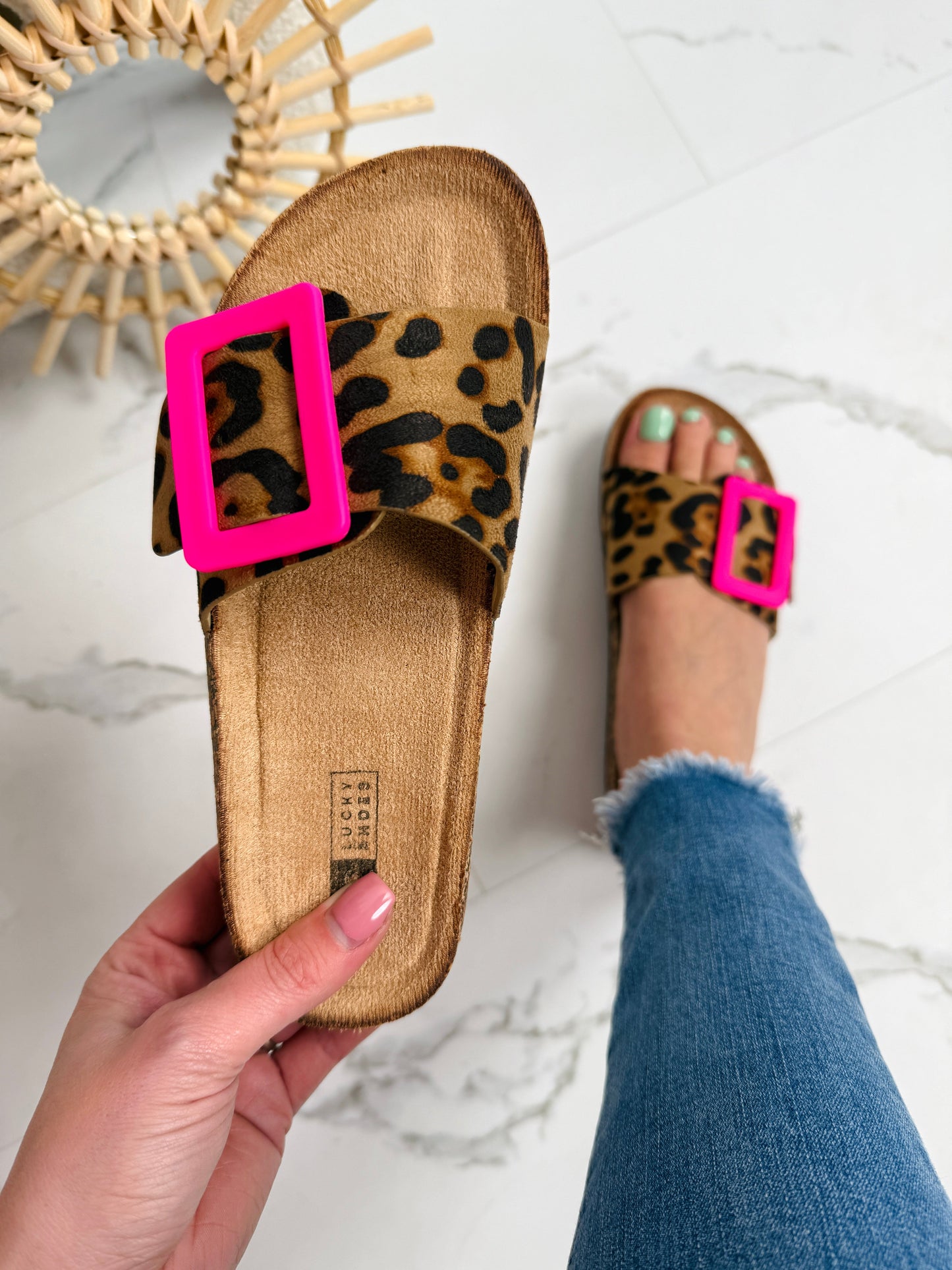 Damen Hausschuhe mit Leopardenmuster und Fuchsia Schnalle Jully