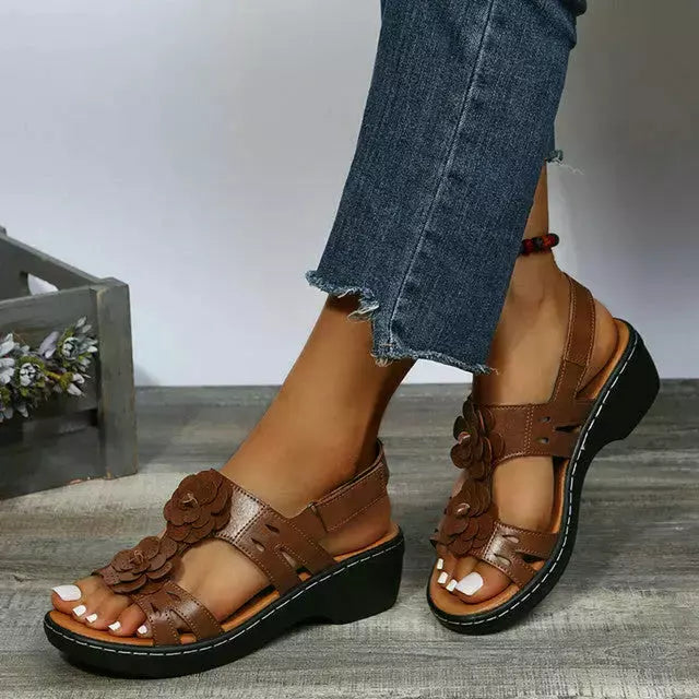 Damen Keilsandalen mit 3D-Blumendekoration Jully