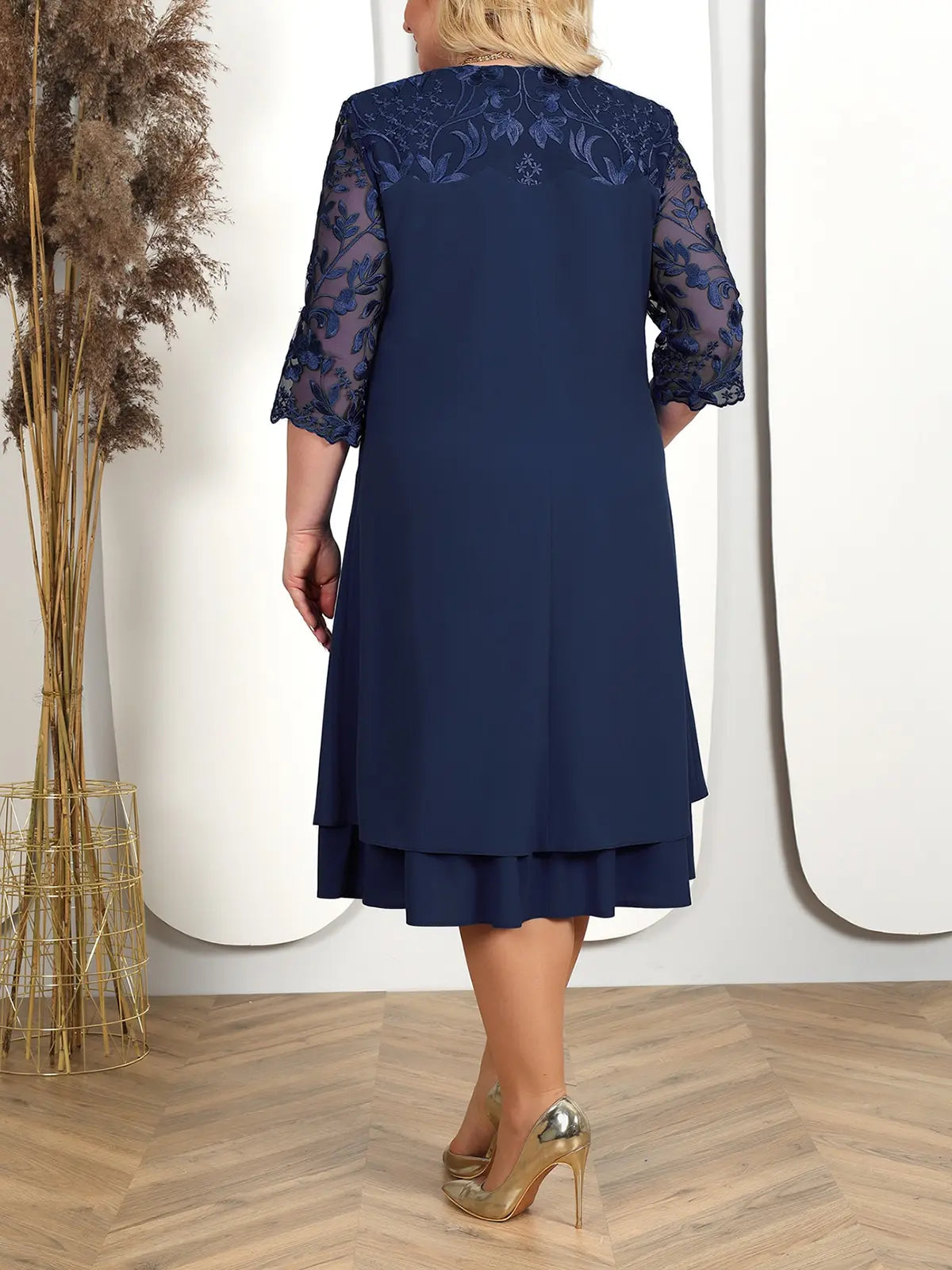 Damen Kleid mit Blumenstickerei in Übergröße Jully