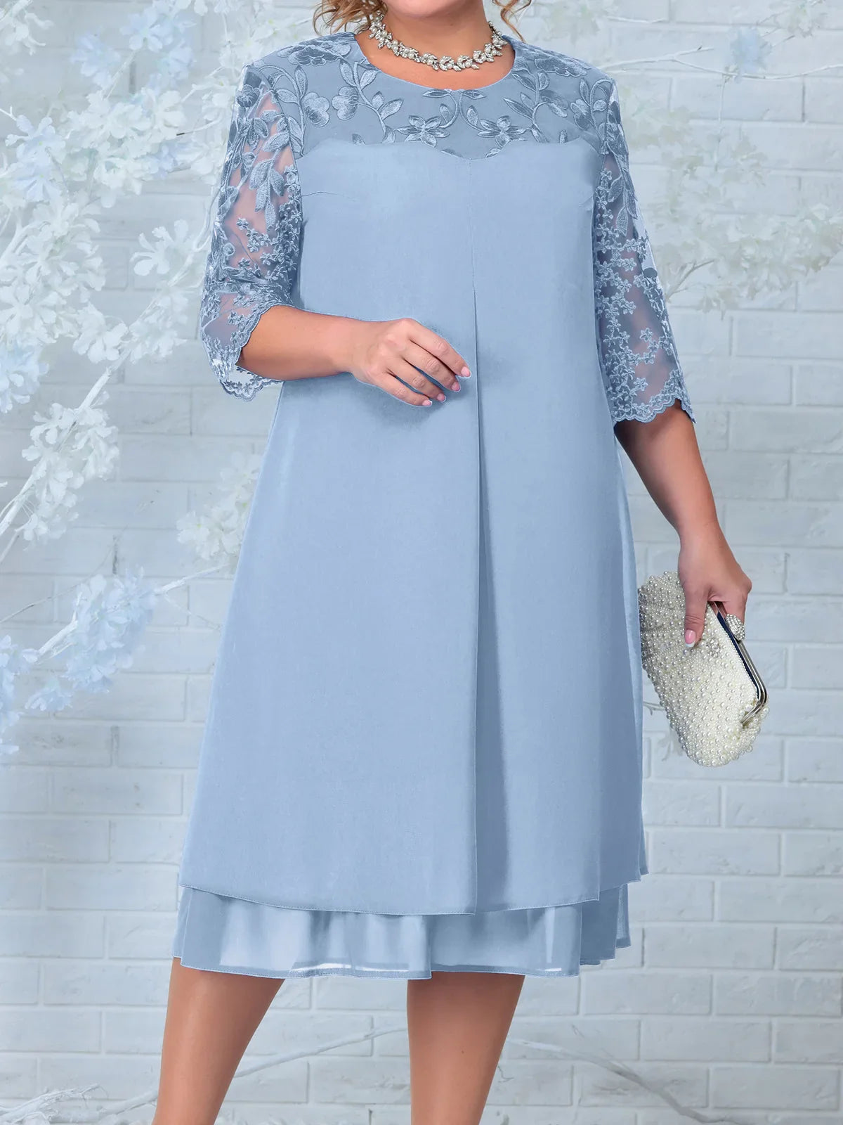 Damen Kleid mit Blumenstickerei in Übergröße Jully