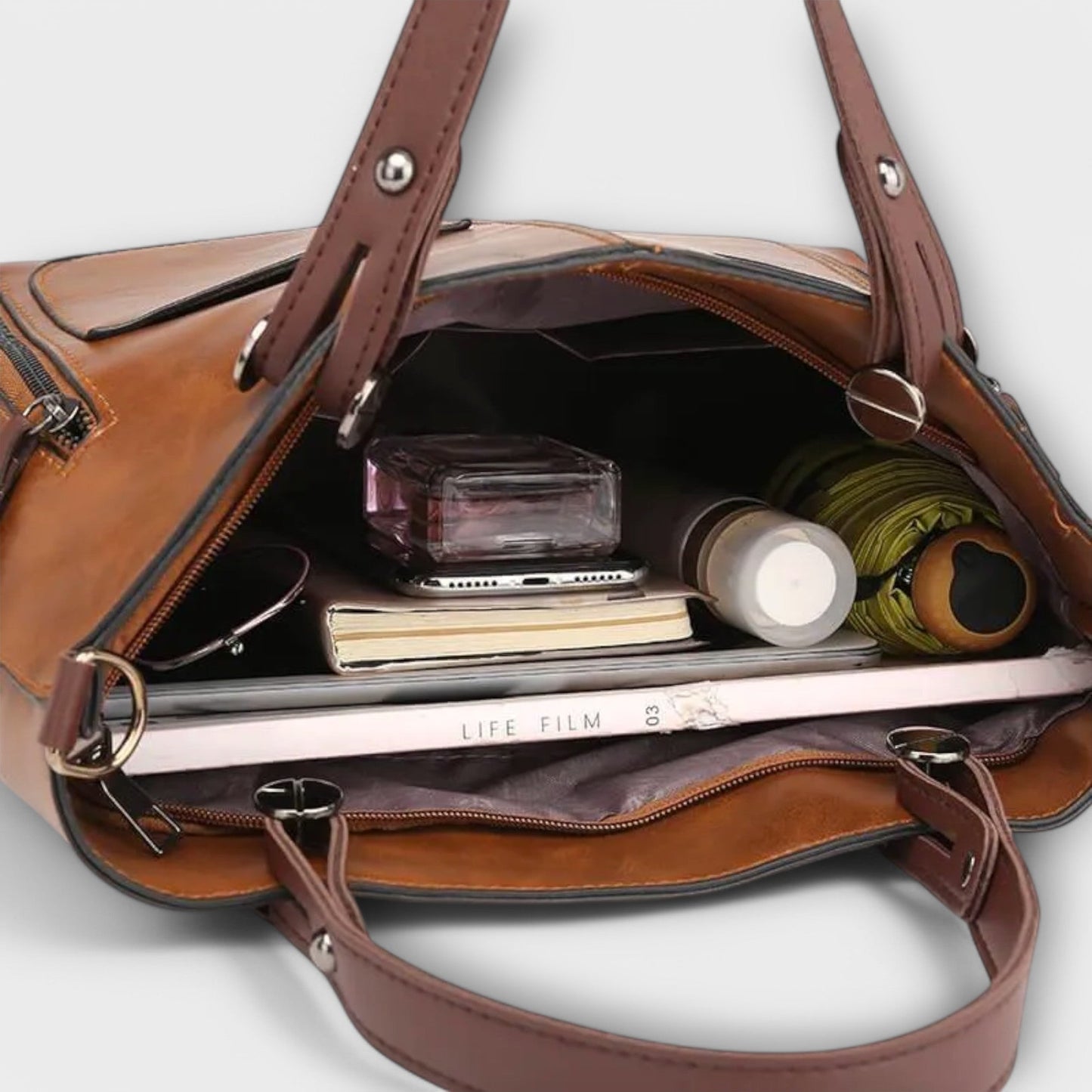 Damen Ledertasche in Schwarz mit elegantem Design Jully