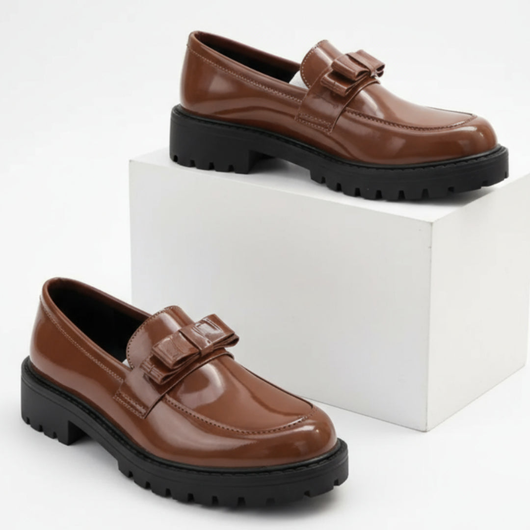 Damen Loafer aus glänzendem Lackleder mit Schleife Jully