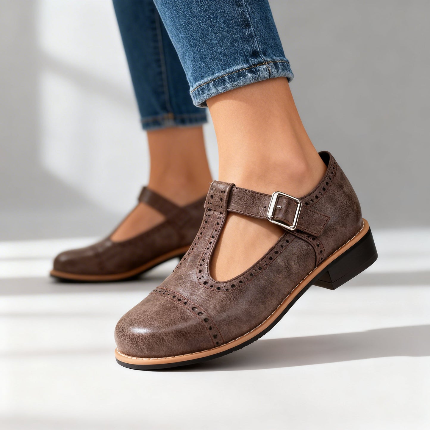 Damen Loafer aus strukturiertem Leder mit verstellbarem Riemen Jully