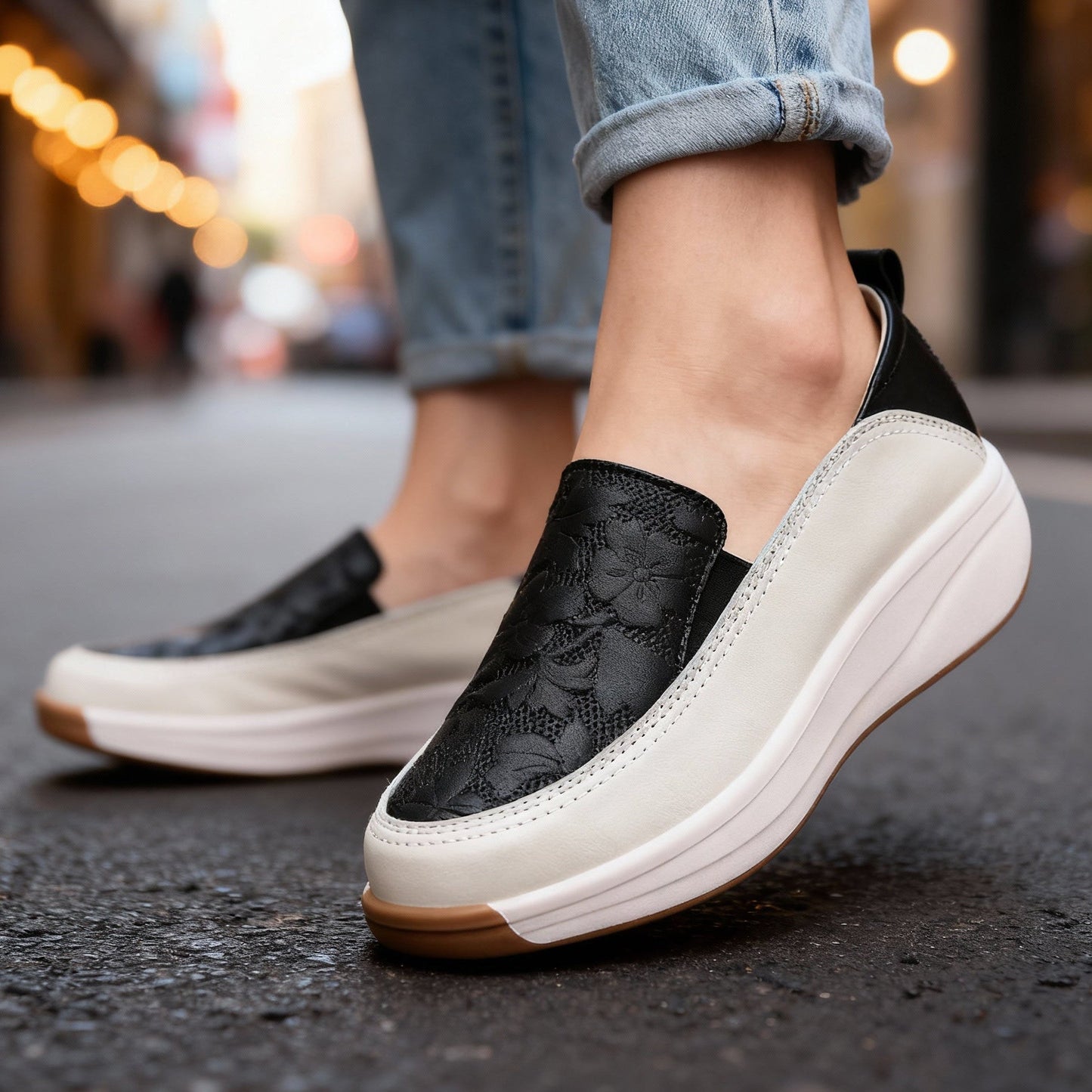 Damen Loafer aus veganem Leder mit Blumenprägung Jully
