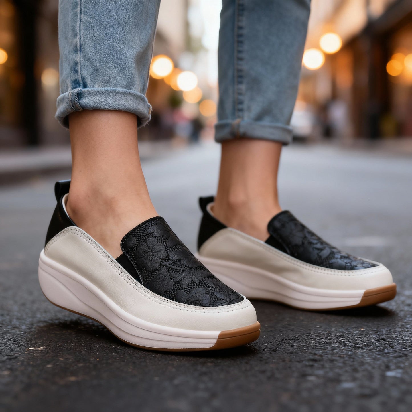 Damen Loafer aus veganem Leder mit Blumenprägung Jully