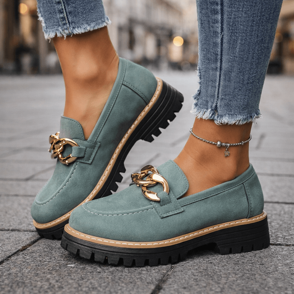 Damen Loafer aus weichem Wildleder mit Goldkettendetail Jully