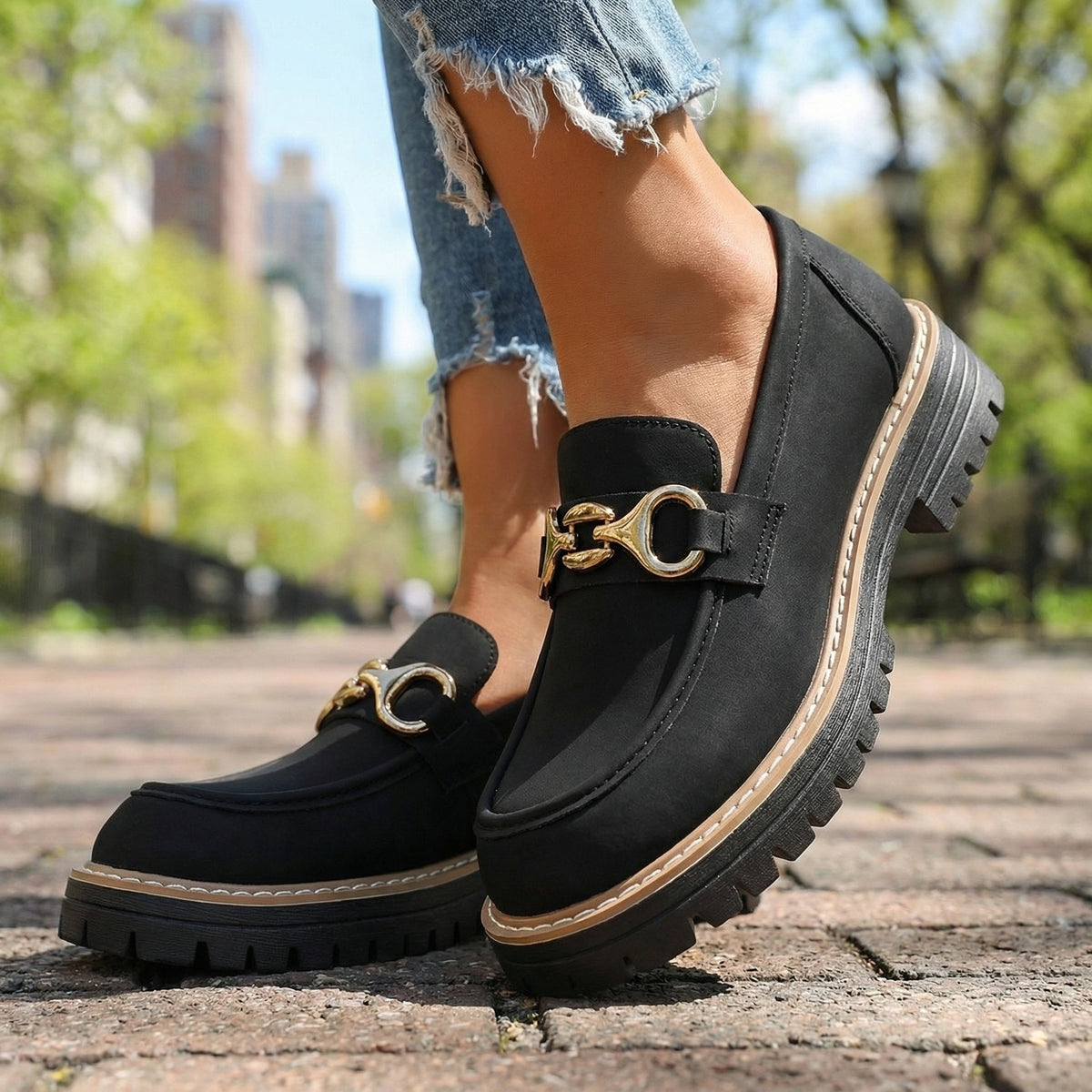 Damen Loafer mit Schnallenakzent aus Wildleder Jully
