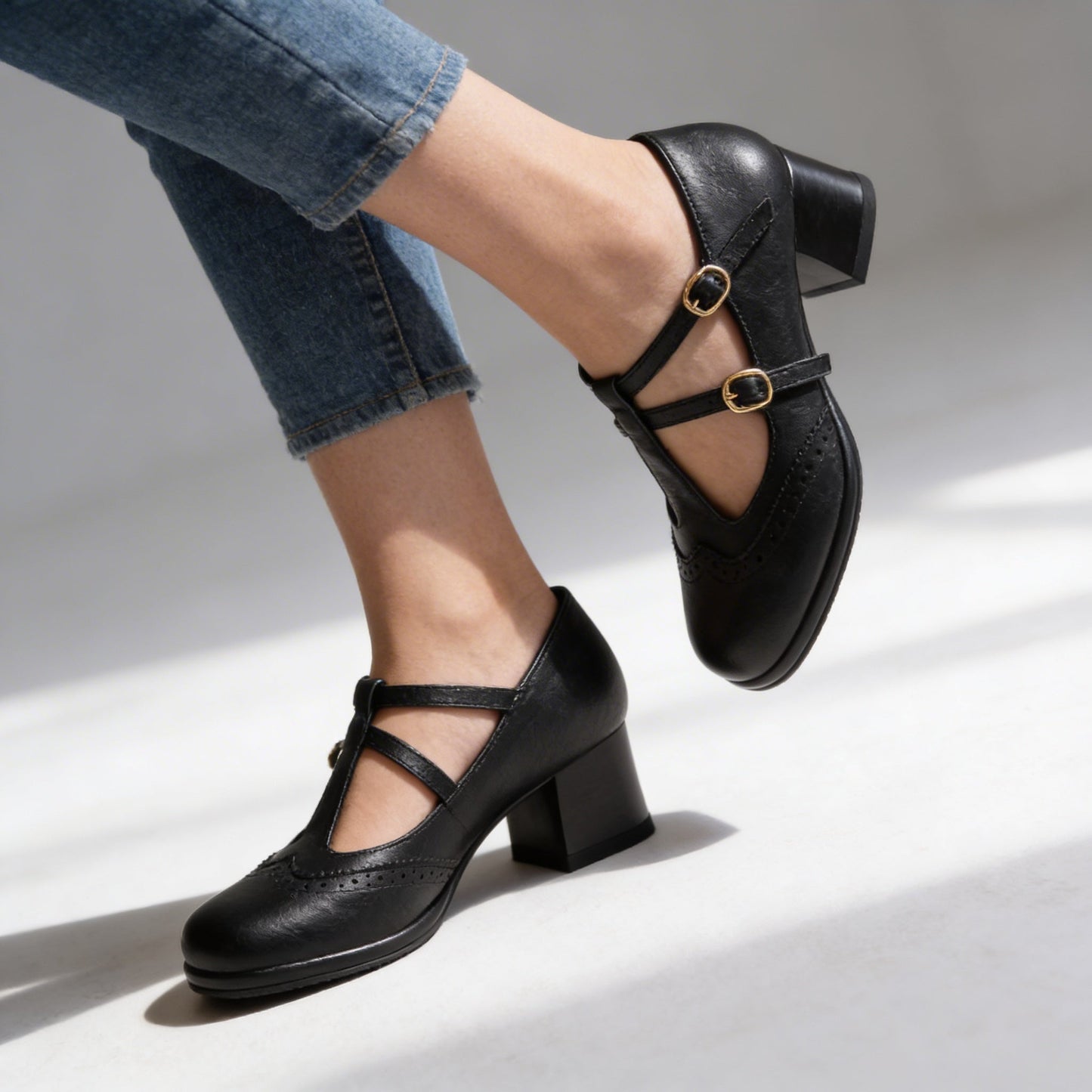 Damen Loafer mit verstellbaren Riemen in Schwarz Jully