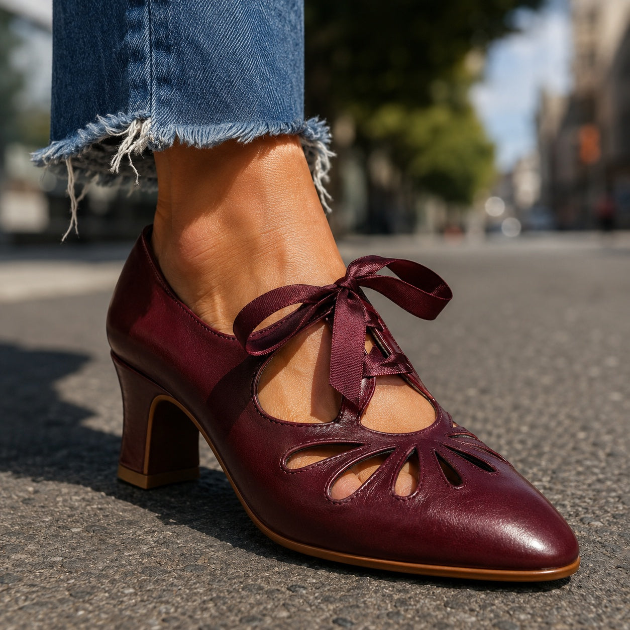 Damen Mary Jane Pumps mit Blütenblatt-Ausschnitt Jully