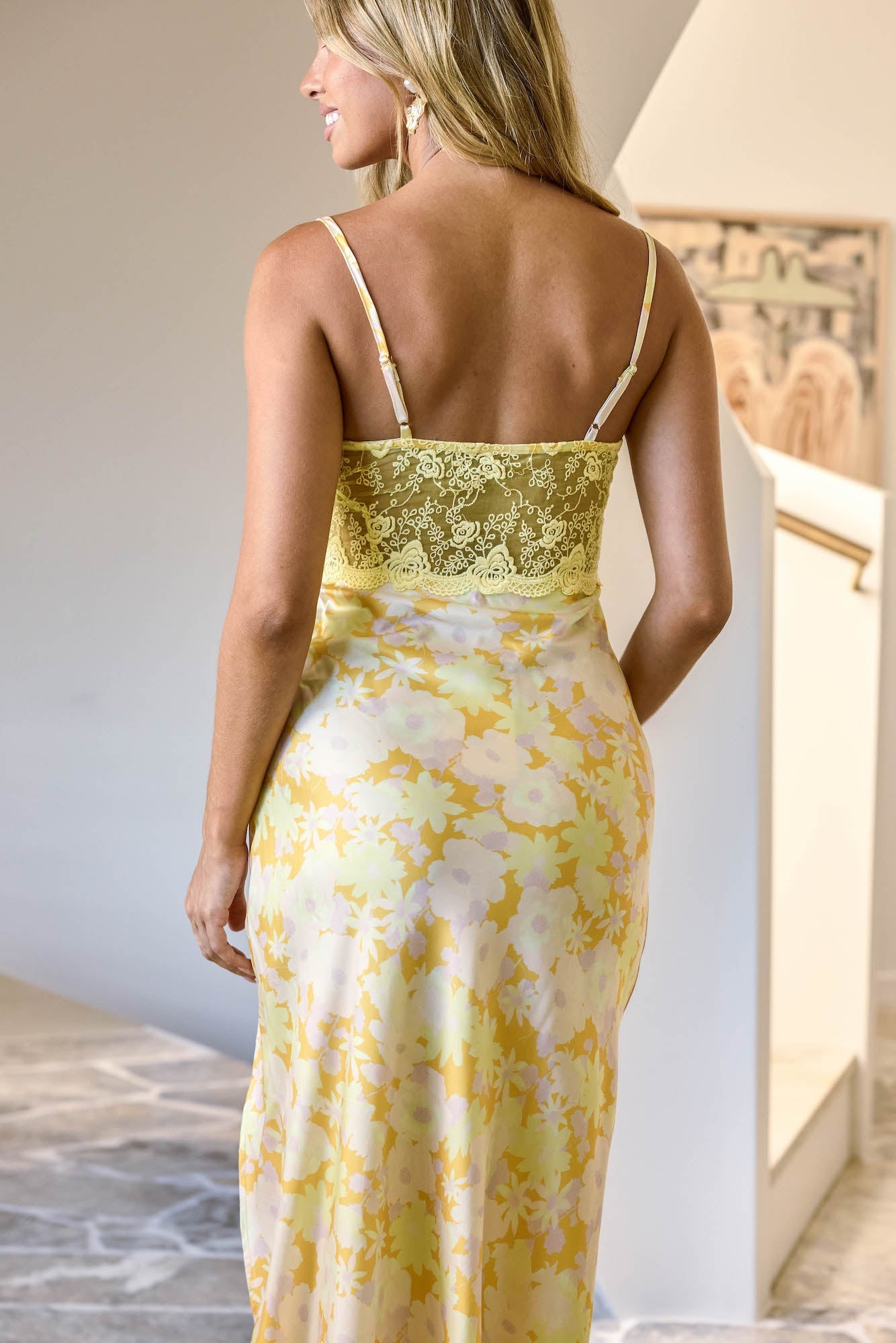Damen Maxikleid aus Satin mit Spitzenbüste in Gelb Jully