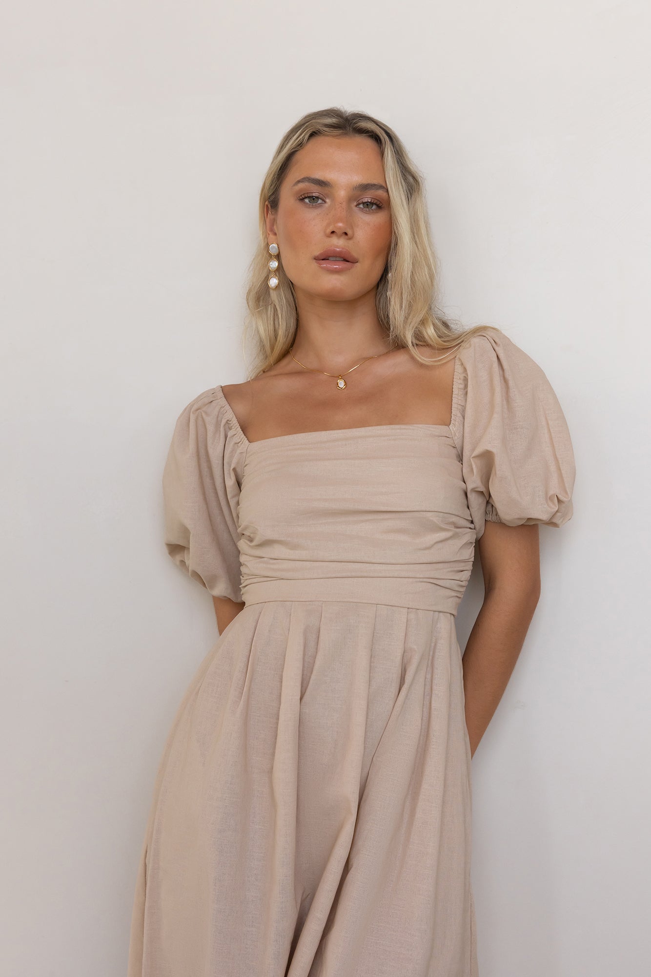 Damen Maxikleid mit Gerafftem Ausschnitt in Leinen Jully