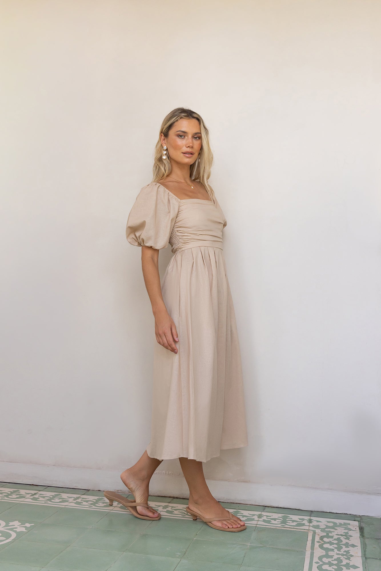 Damen Maxikleid mit Gerafftem Ausschnitt in Leinen Jully