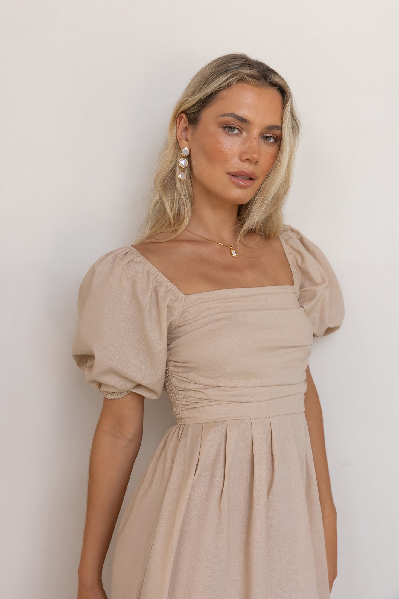 Damen Maxikleid mit Gerafftem Ausschnitt in Leinen Jully