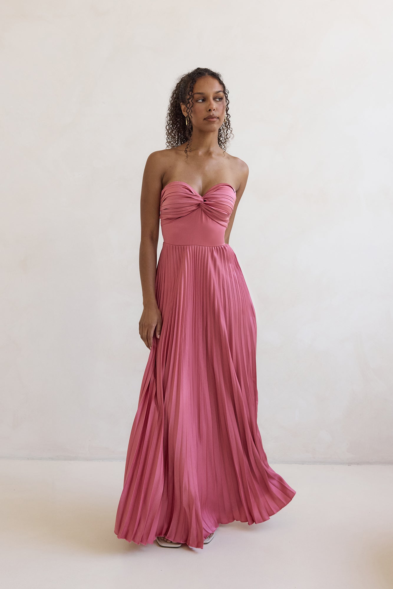 Damen Maxikleid mit Herz-Ausschnitt aus Plissee Jully