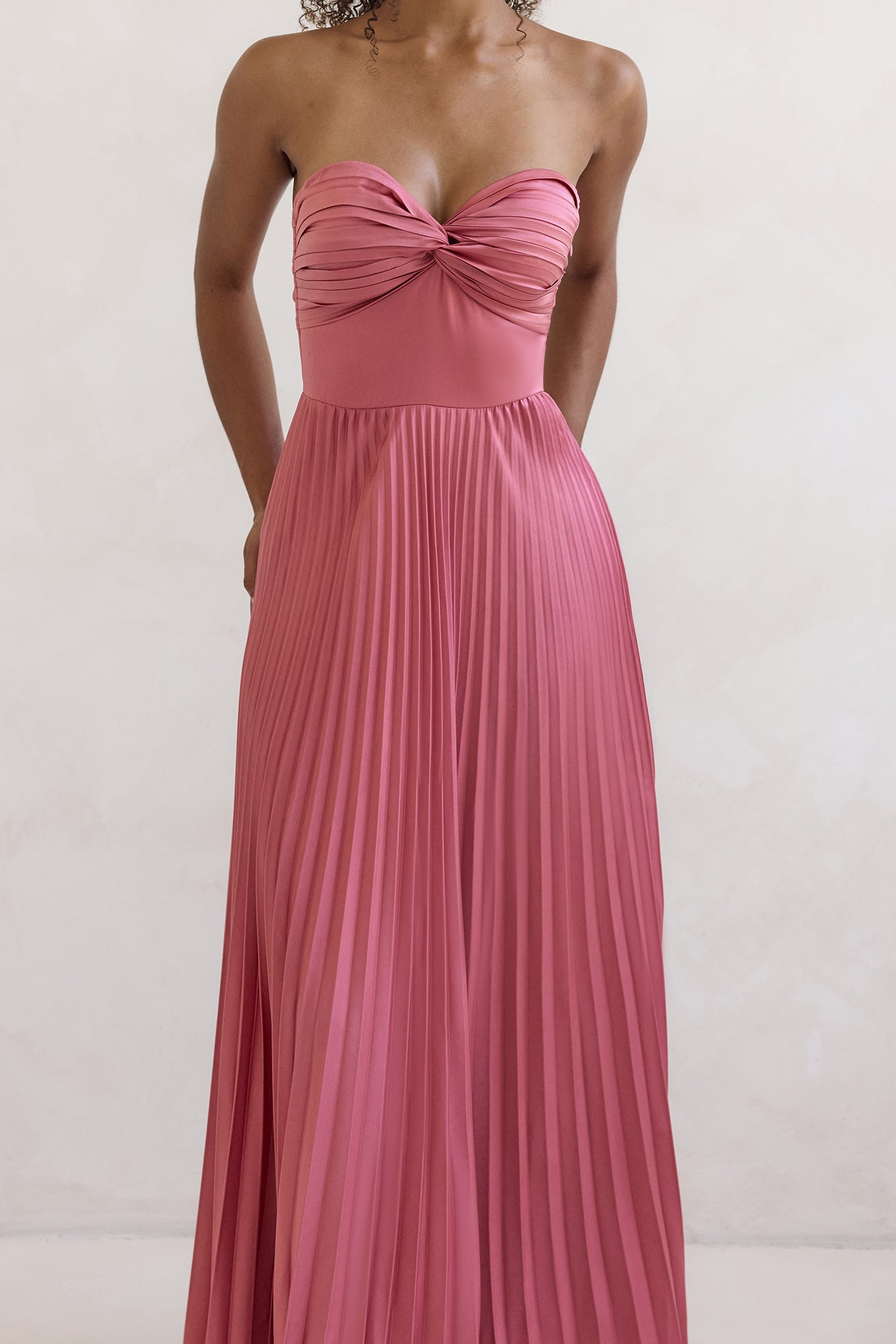 Damen Maxikleid mit Herz-Ausschnitt aus Plissee Jully