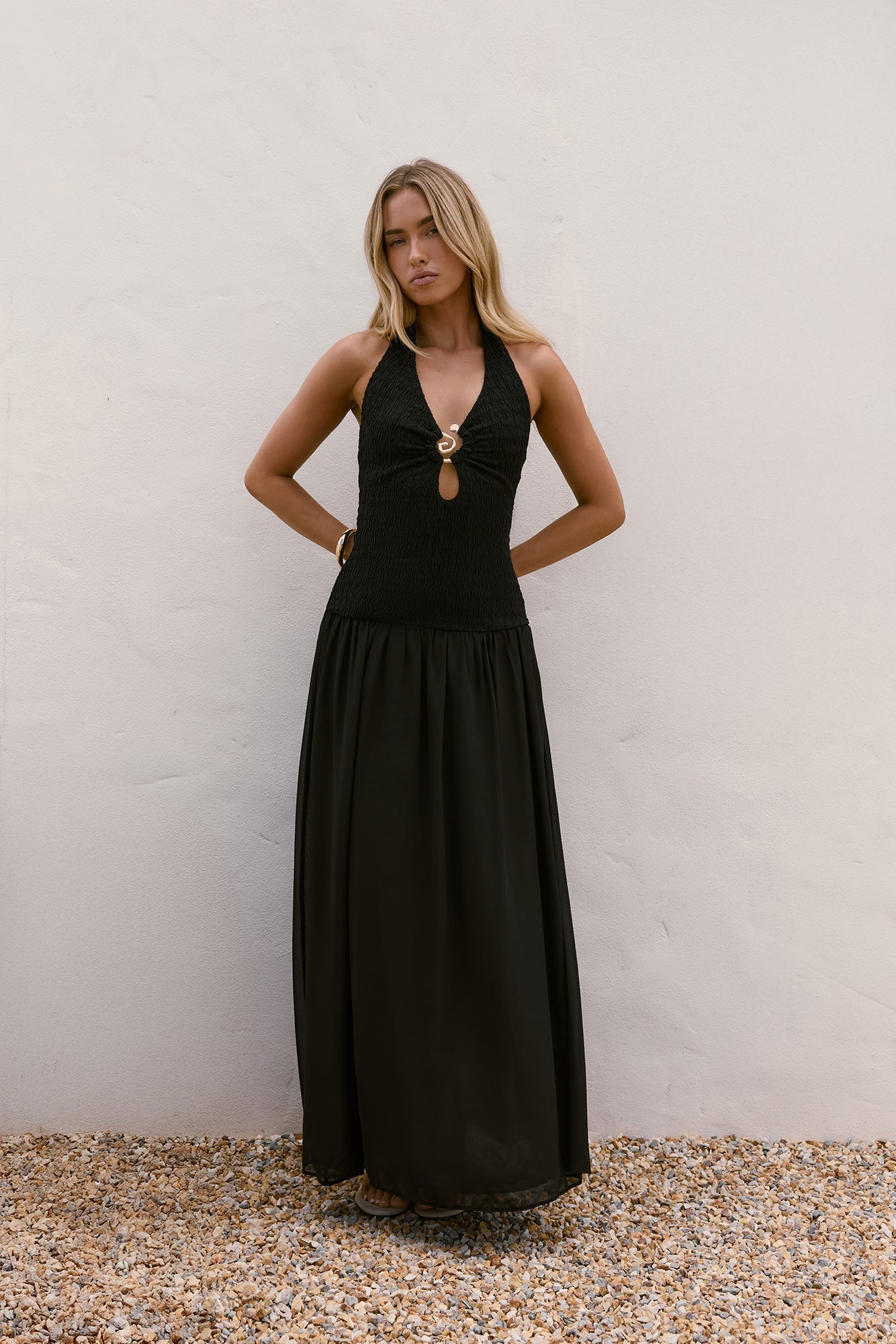 Damen Maxikleid mit Neckholder und V-Ausschnitt Jully