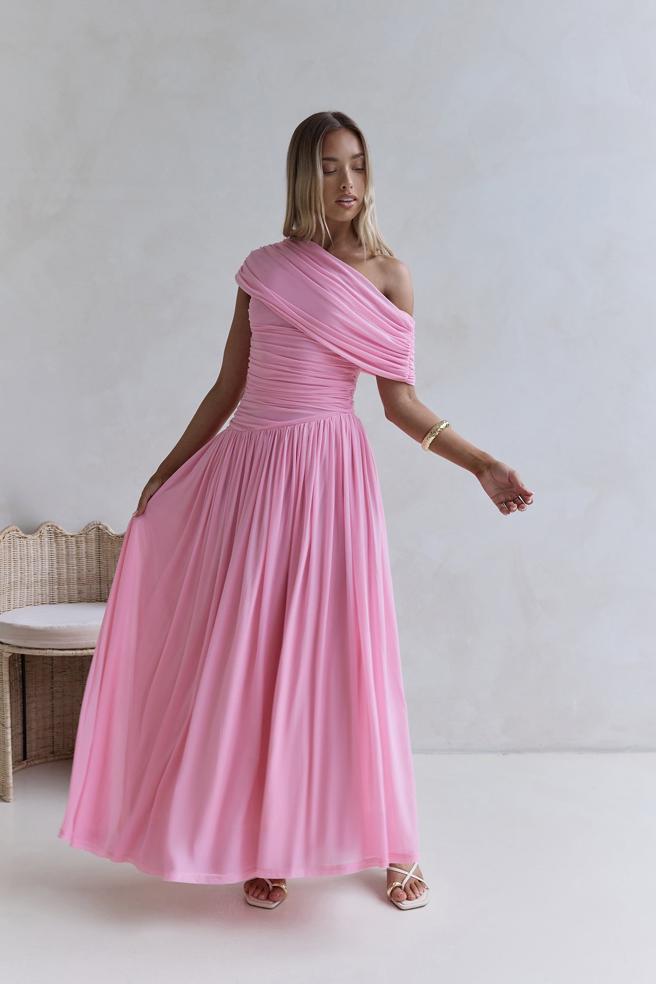 Damen Maxikleid mit One-Shoulder-Design in Rosa Jully