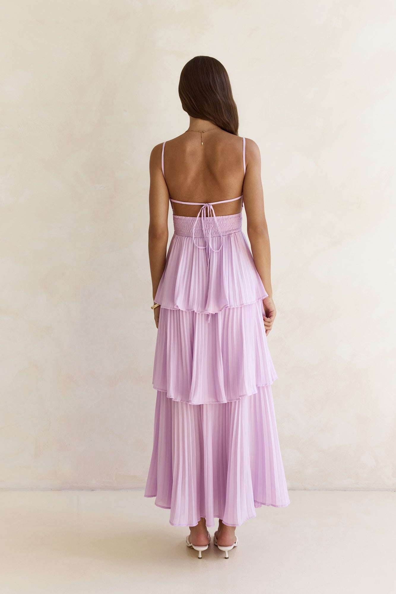 Damen Maxikleid mit Plissee-Design und V-Ausschnitt Jully