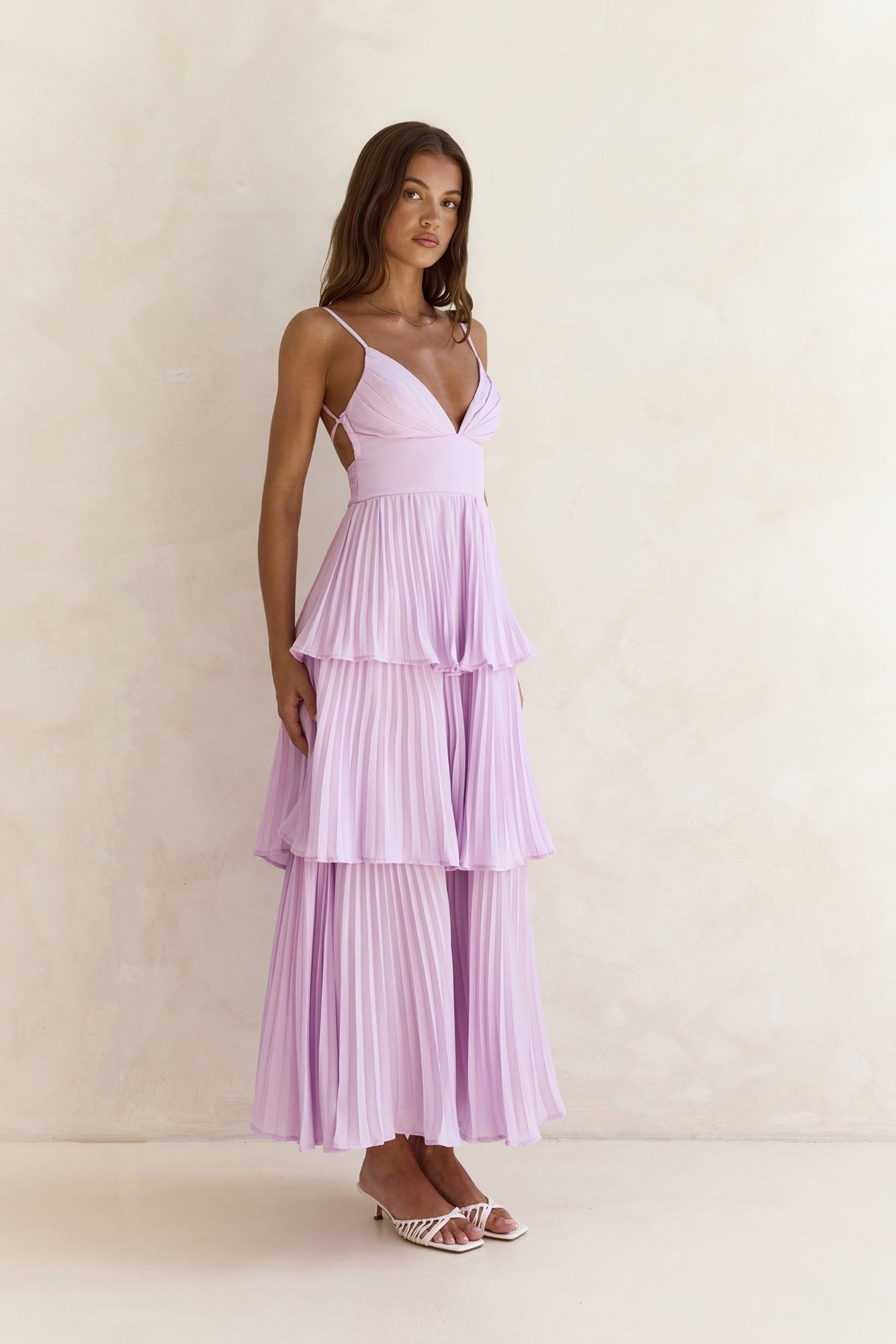 Damen Maxikleid mit Plissee-Design und V-Ausschnitt Jully