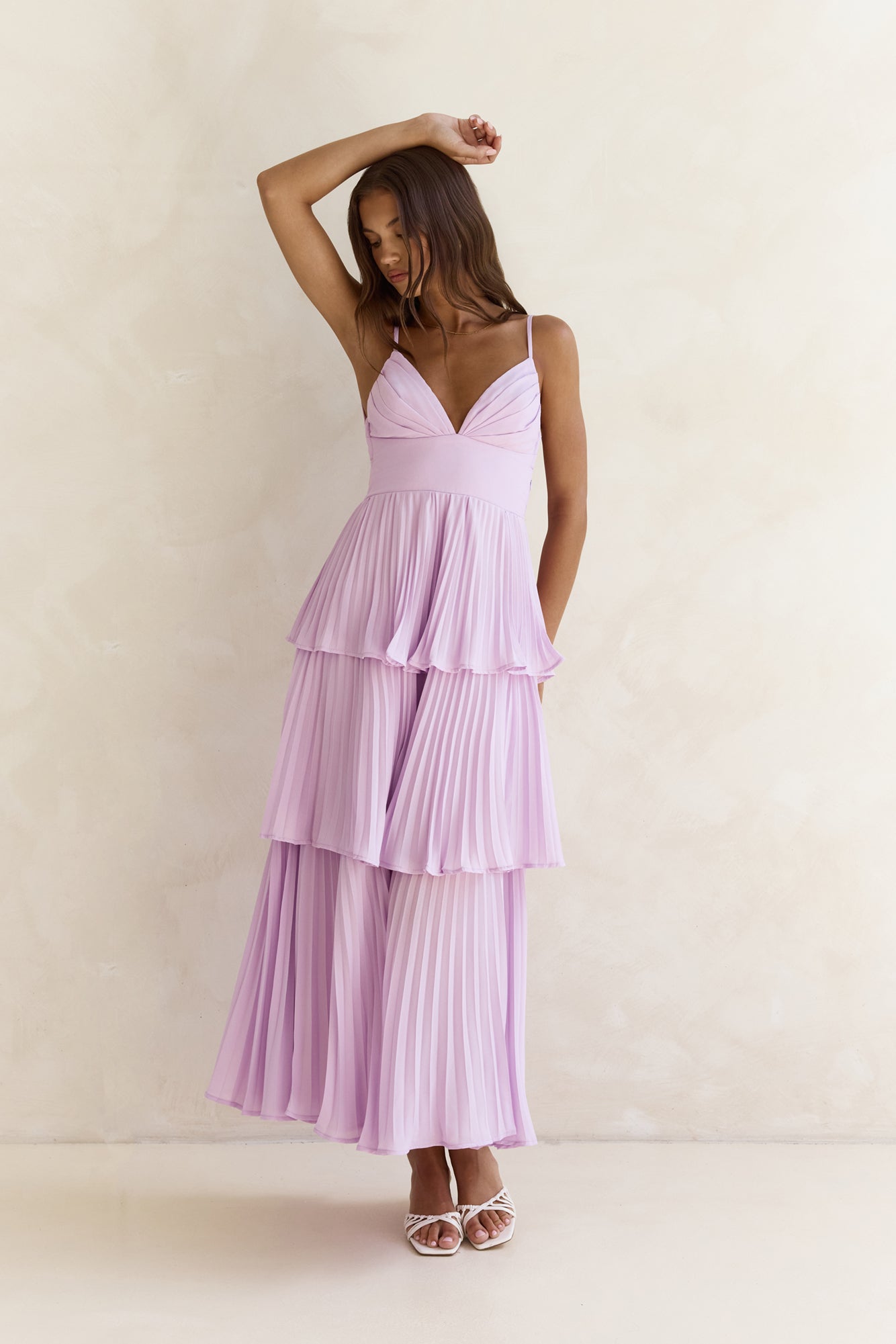 Damen Maxikleid mit Plissee-Design und V-Ausschnitt Jully