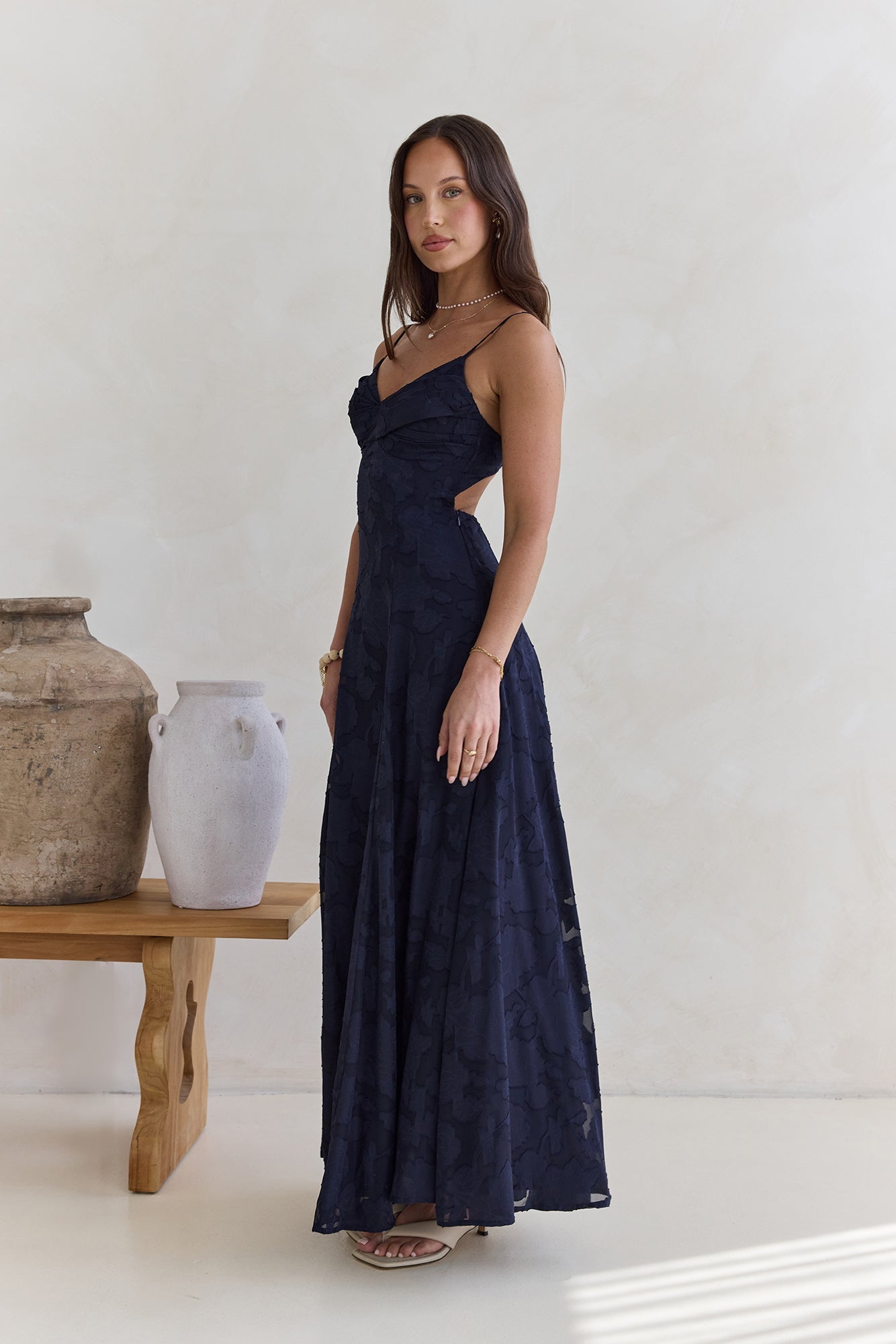 Damen Maxikleid mit V-Ausschnitt in Marineblau Jully