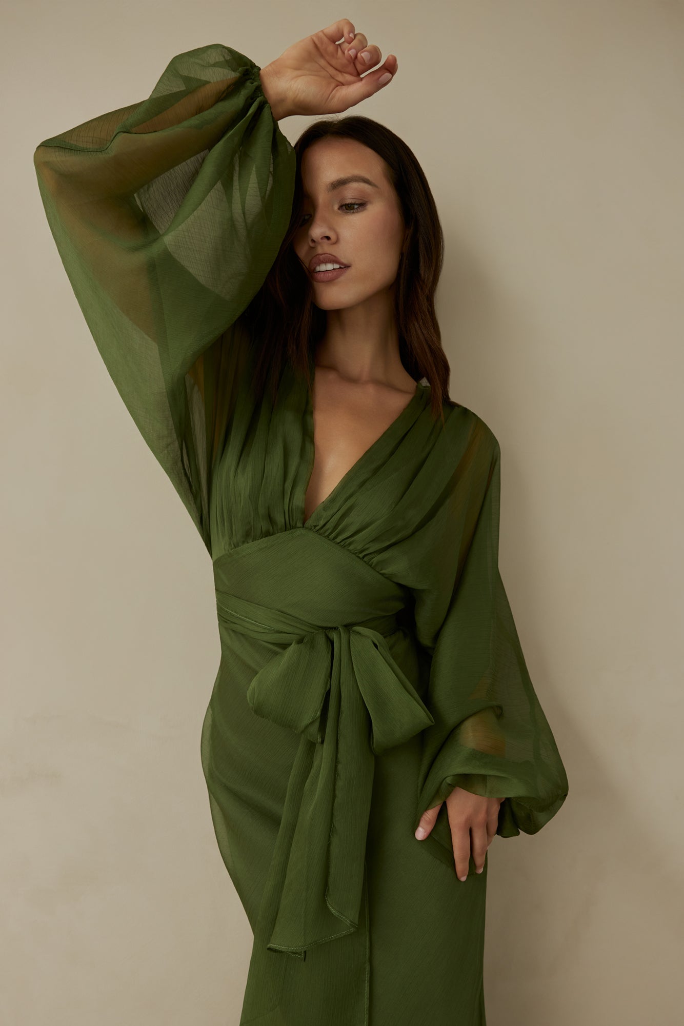 Damen Maxikleid mit V-Ausschnitt und Ballonärmeln Jully
