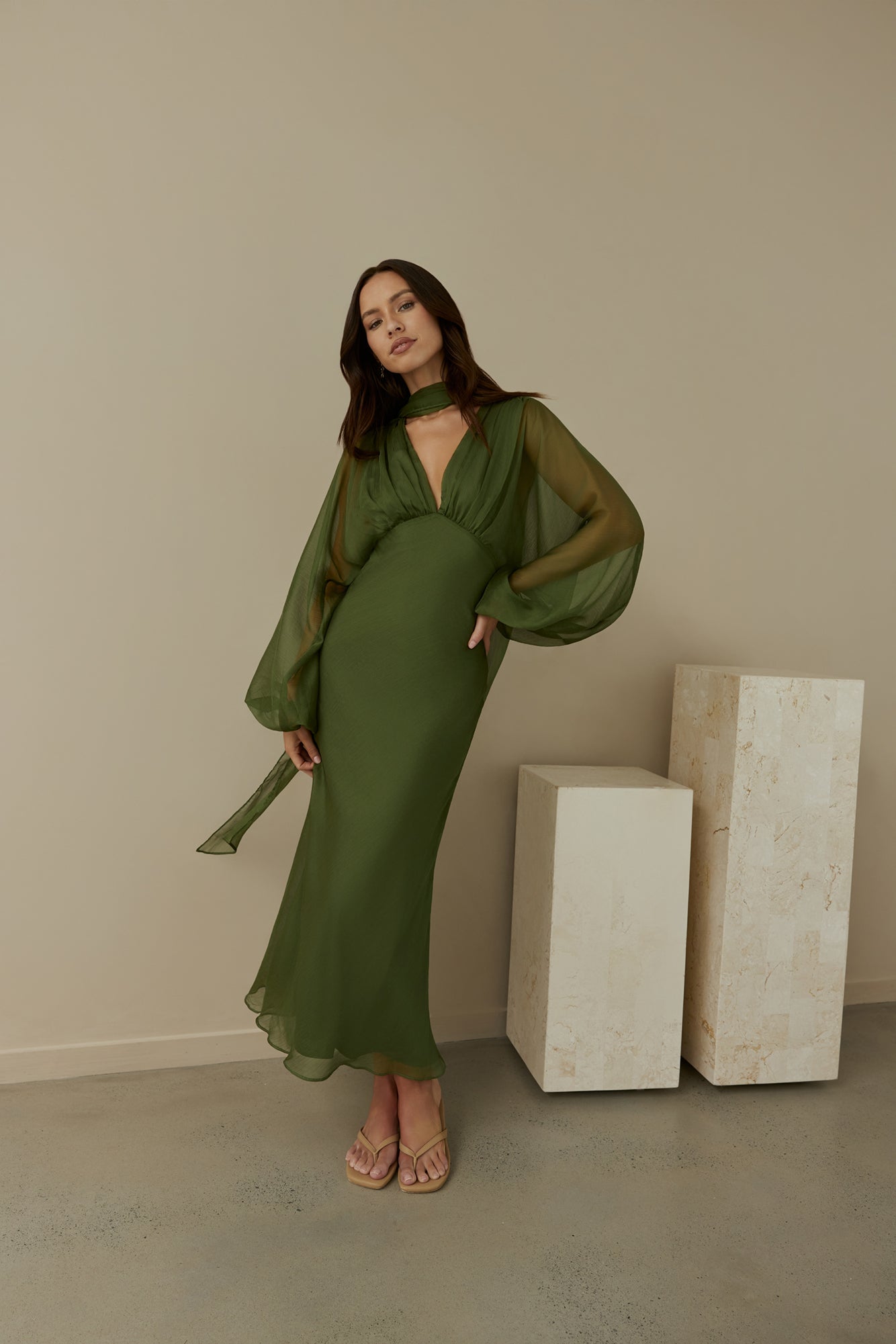 Damen Maxikleid mit V-Ausschnitt und Ballonärmeln Jully