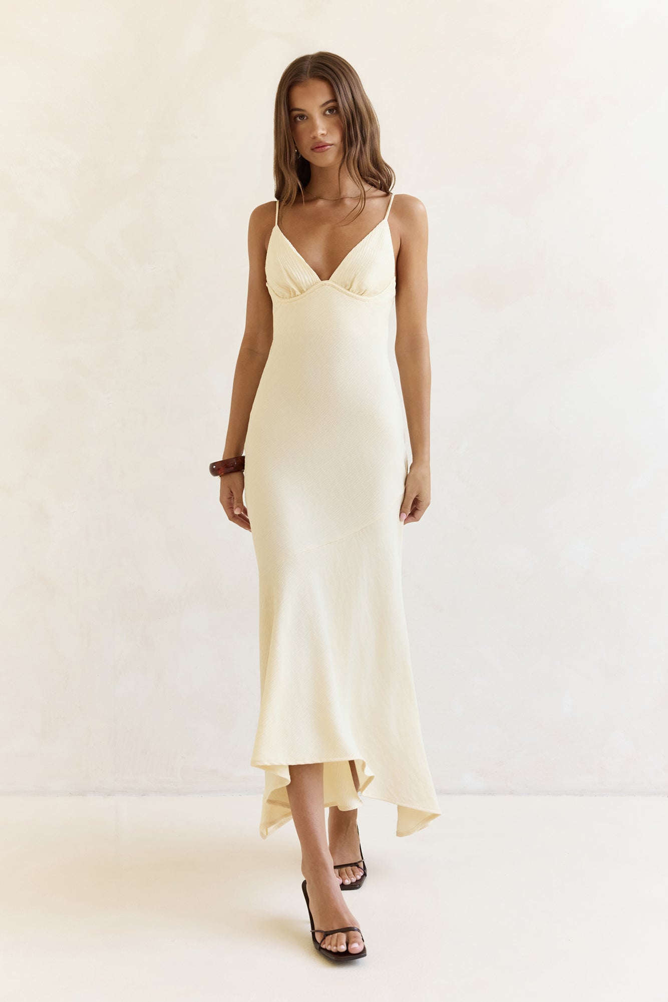 Damen Maxikleid mit V-Ausschnitt und asymmetrischem Saum Jully