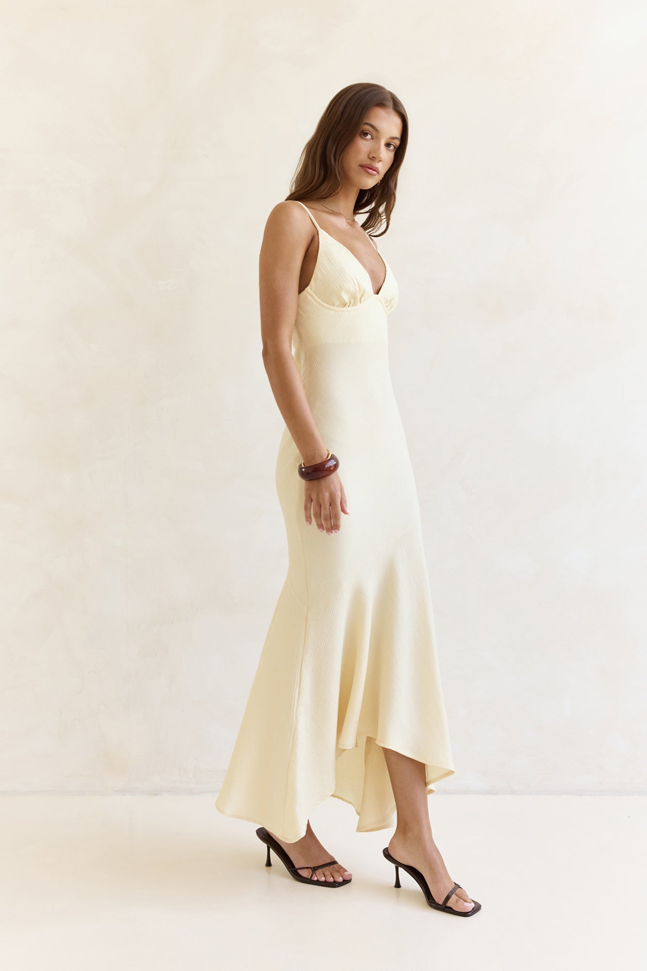 Damen Maxikleid mit V-Ausschnitt und asymmetrischem Saum Jully