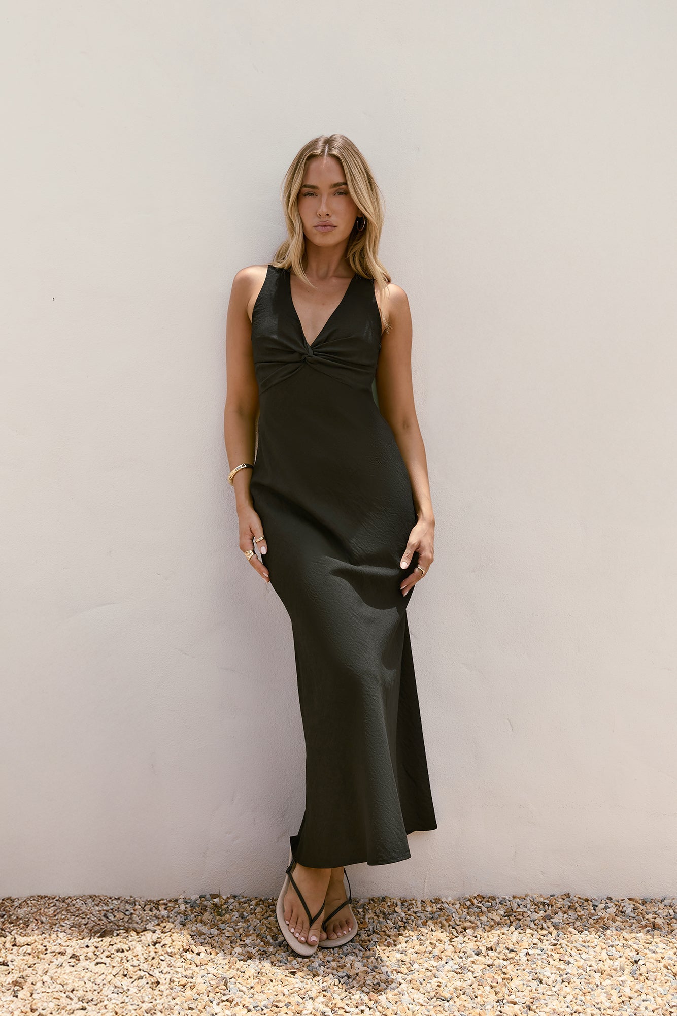 Damen Maxikleid mit V-Ausschnitt und gedrehtem Detail Jully